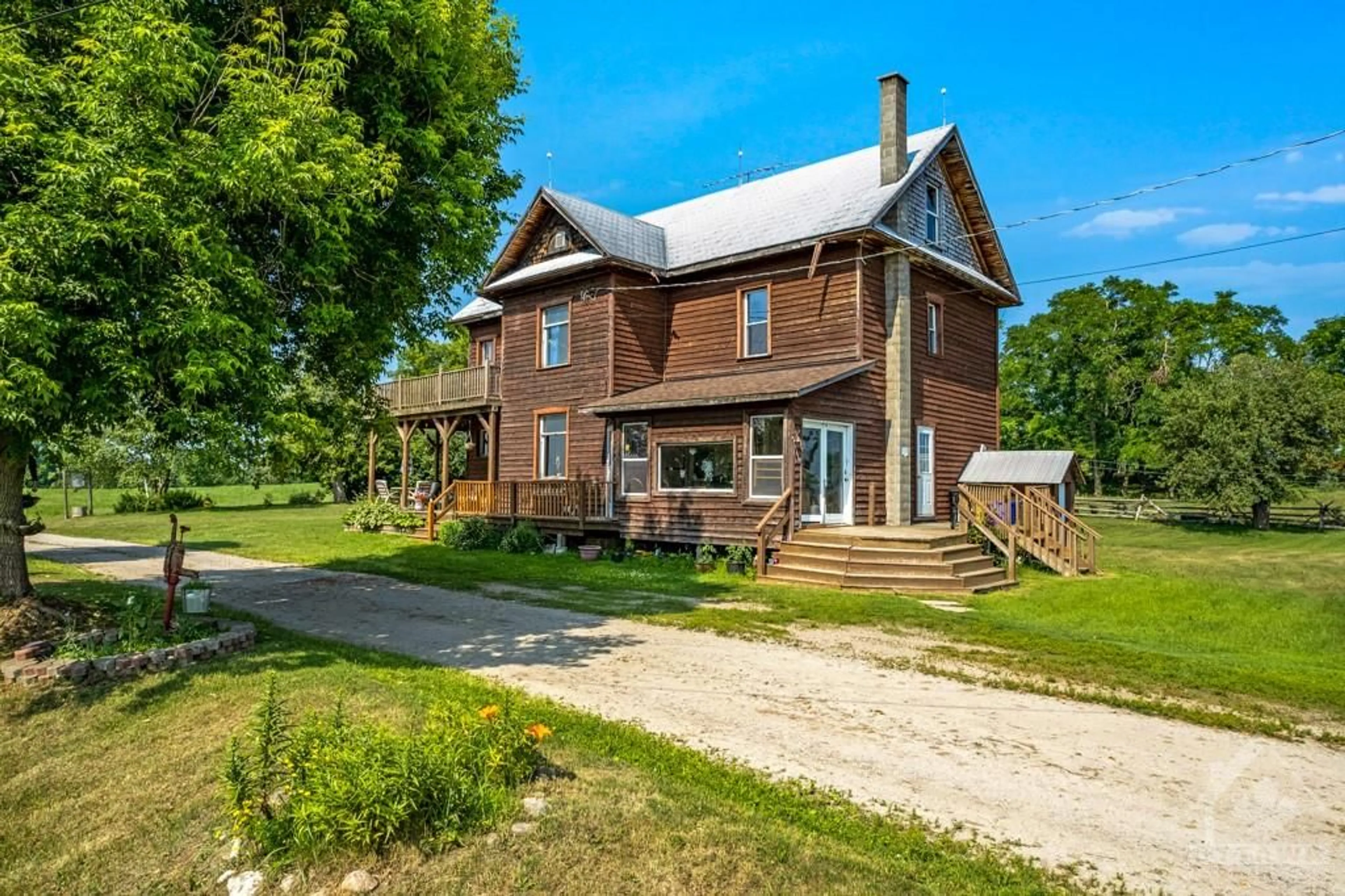 Frontside or backside of a home, cottage for 195 MONTGOMERY Rd, Lanark Ontario K0G 1K0