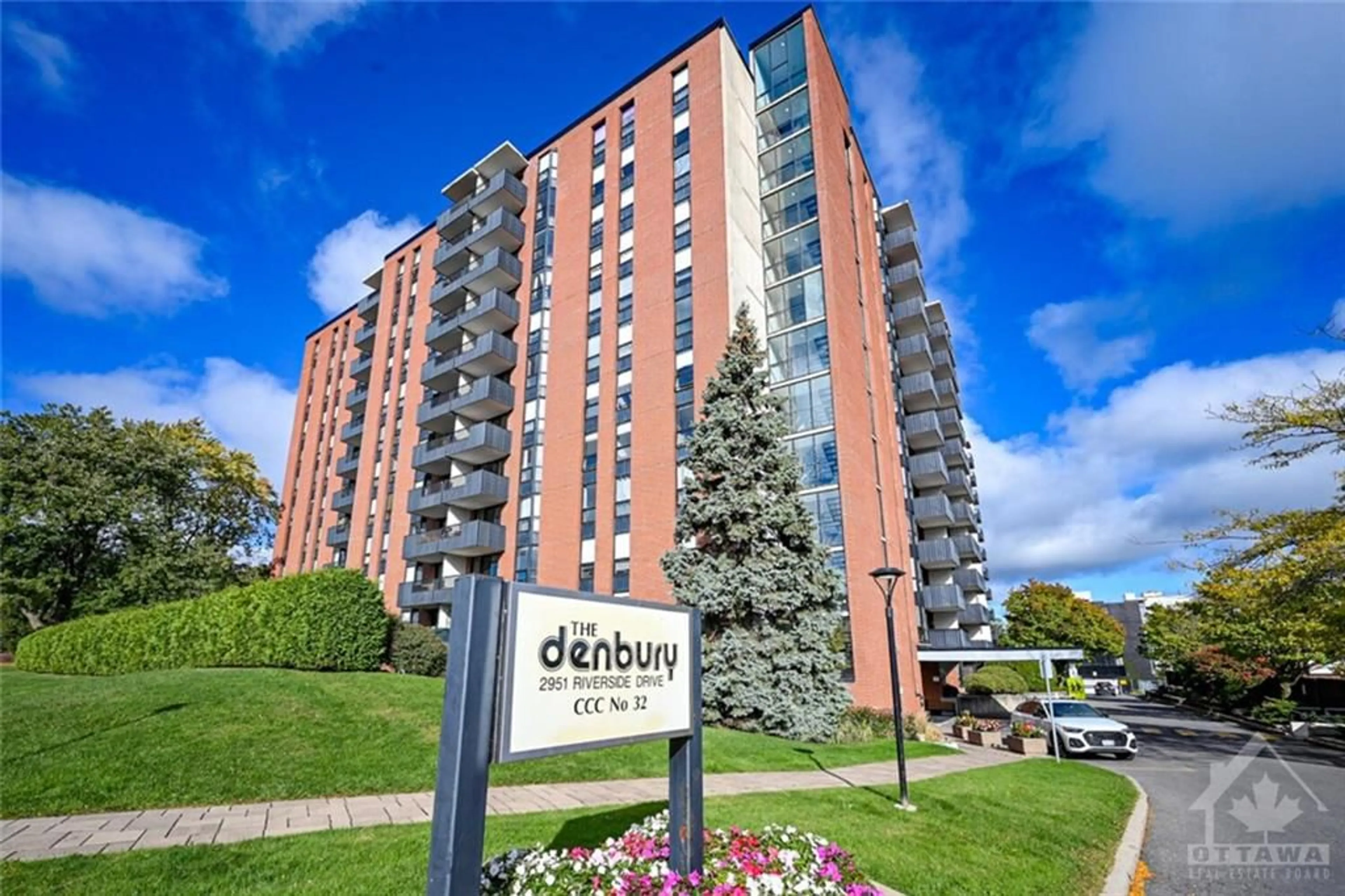 A pic from exterior of the house or condo, the front or back of building for 2951 RIVERSIDE Dr #308, Ottawa Ontario K1V 8W6