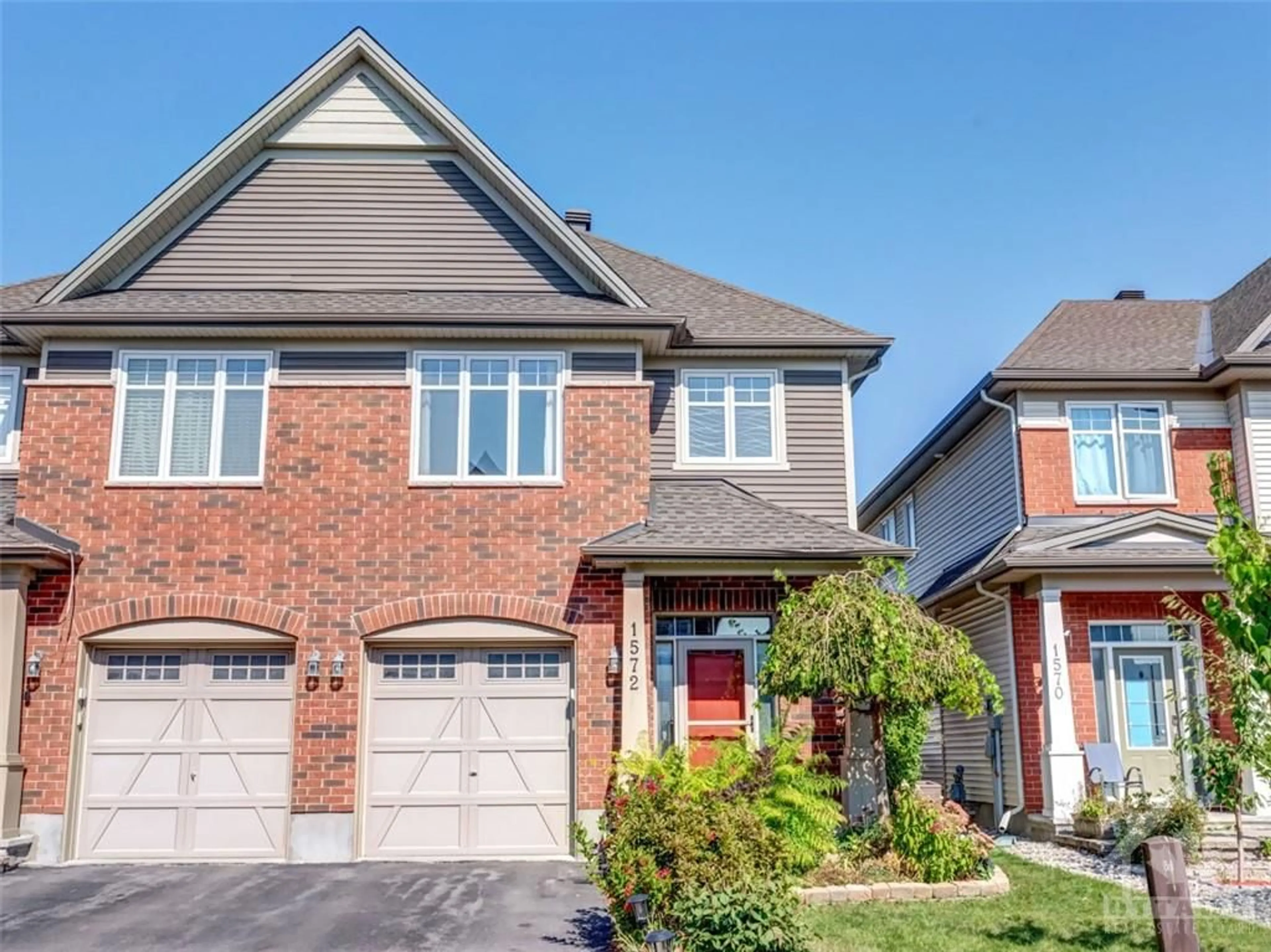 Home with brick exterior material for 1572 CARRONBRIDGE Cir, Ottawa Ontario K2M 0G8