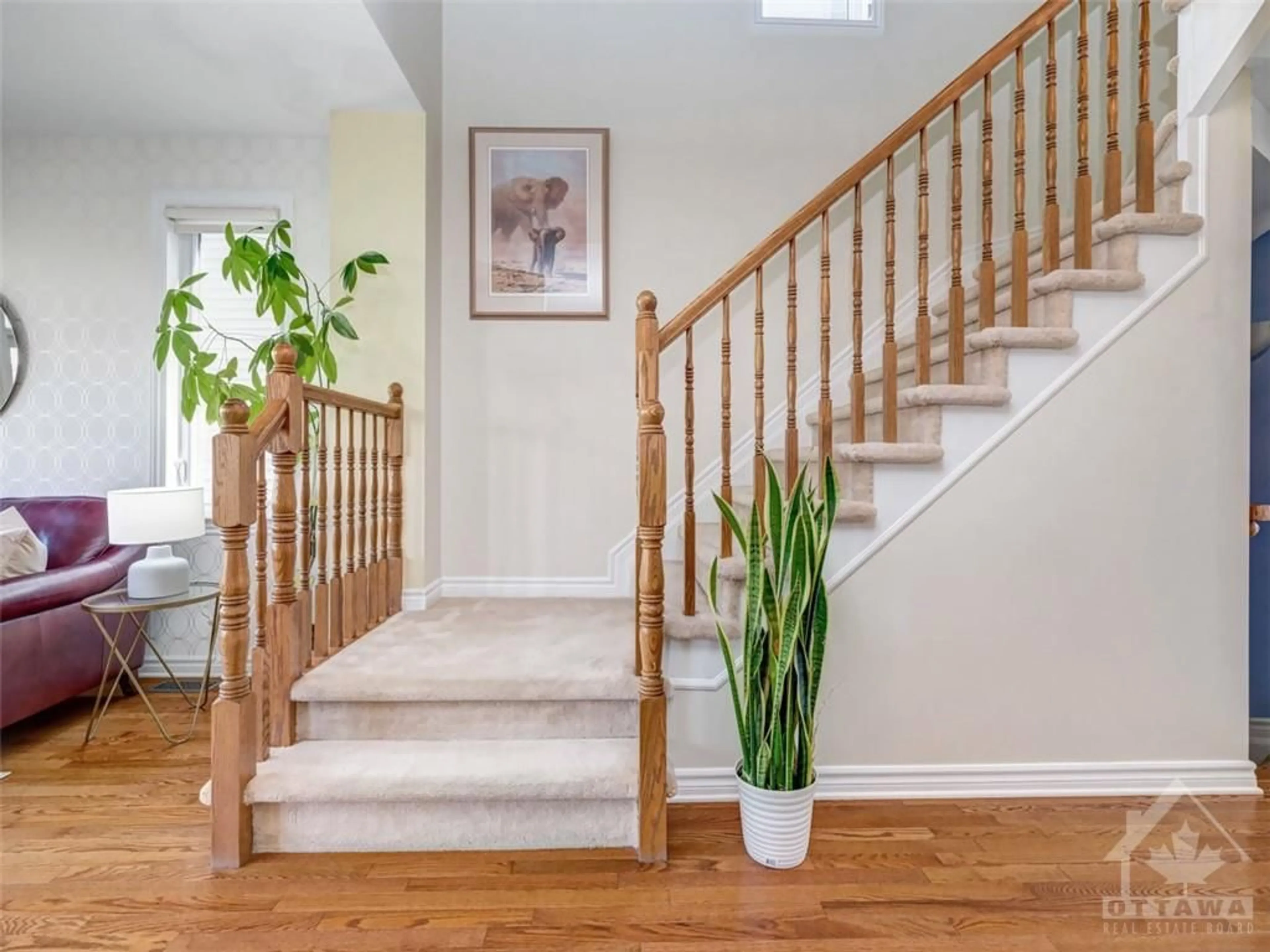 Indoor entryway, wood floors for 1572 CARRONBRIDGE Cir, Ottawa Ontario K2M 0G8