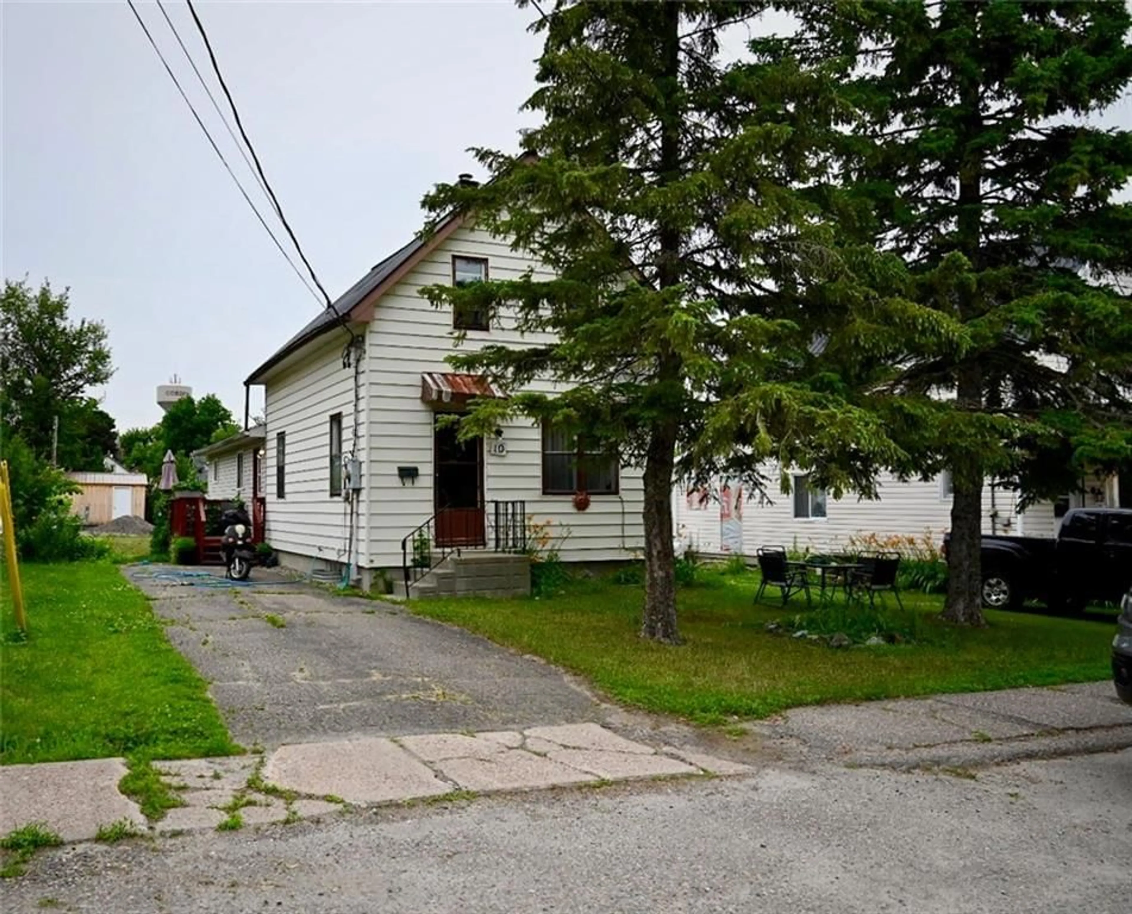 Frontside or backside of a home, cottage for 10 MEADOW St, Cobden Ontario K0J 1K0