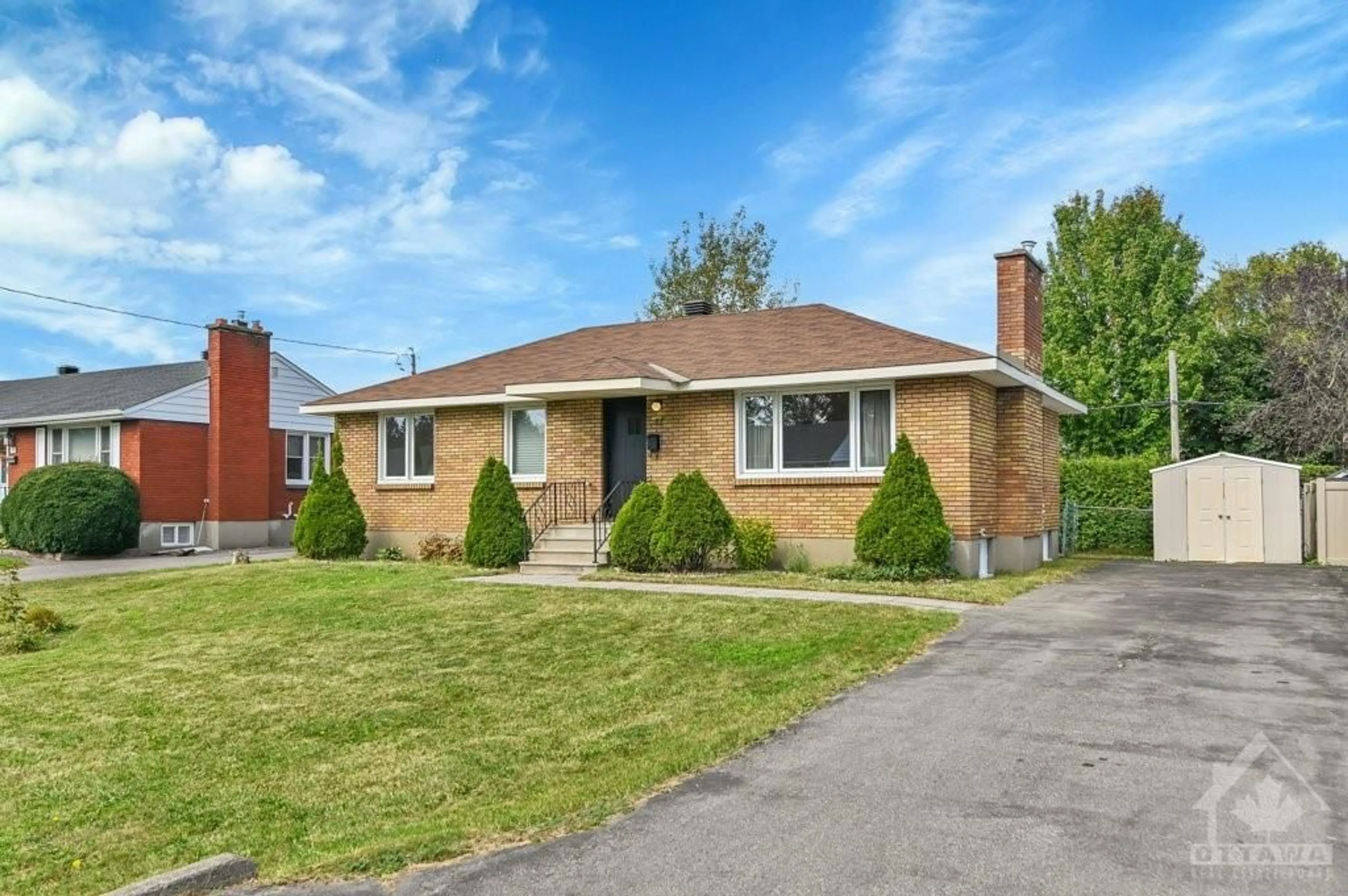 Home with brick exterior material for 17 WESTWOOD Dr, Ottawa Ontario K2G 2W8