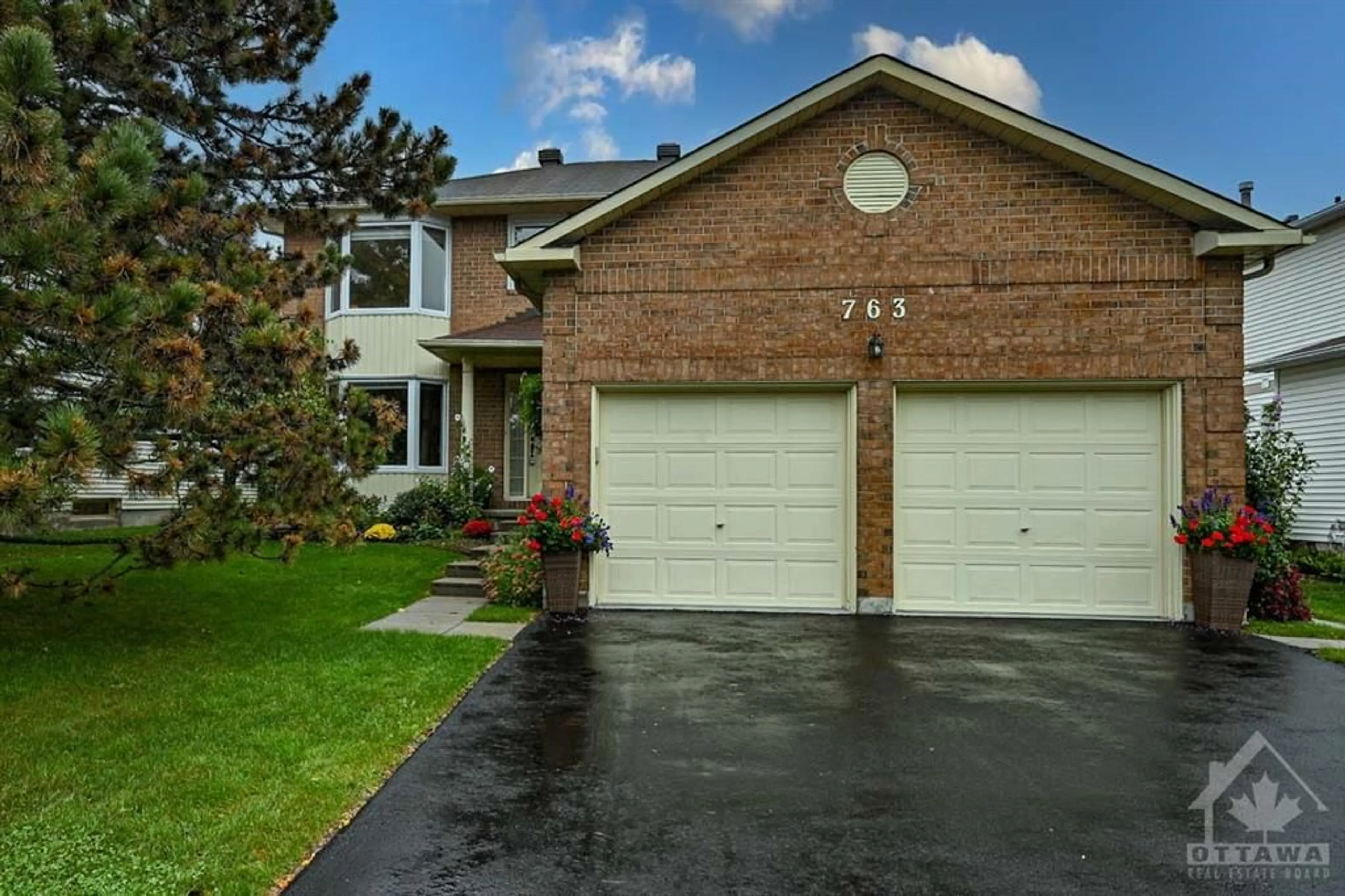 Home with brick exterior material for 763 MONTCREST Dr, Orleans Ontario K4A 2N1