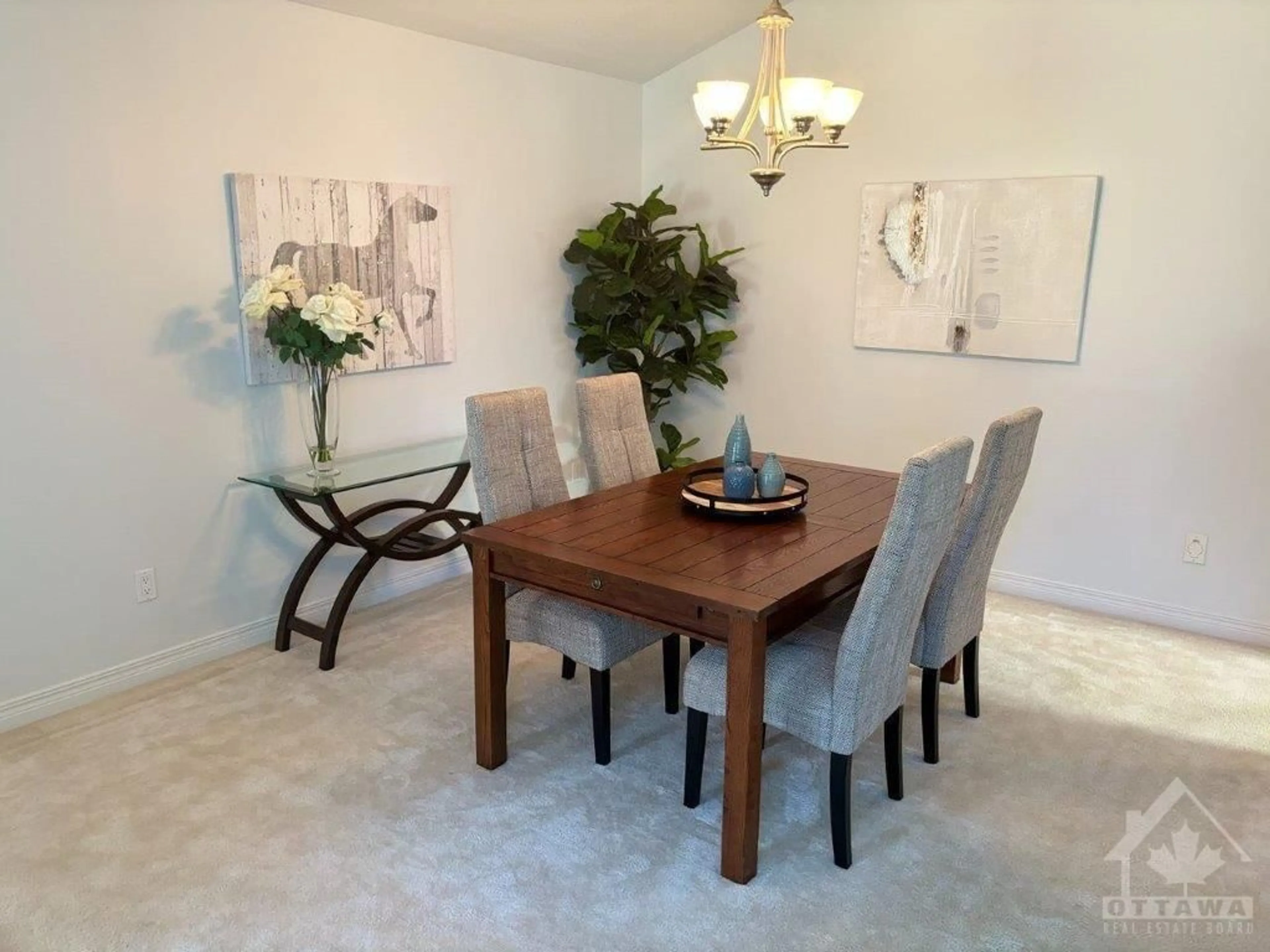 Dining room, wood floors for 25 NIGHTHAWK Cres, Ottawa Ontario K2M 2X6