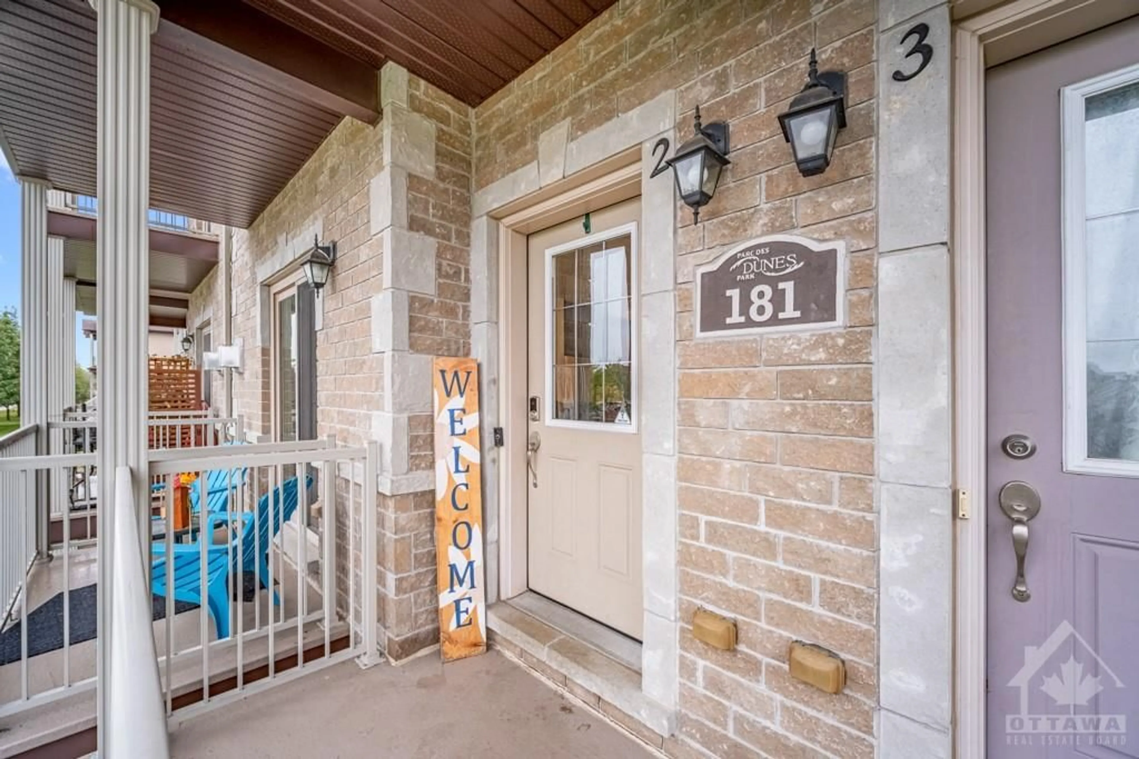 Indoor entryway, cement floor for 181 BOURDEAU Blvd #2, Limoges Ontario K0A 2M0