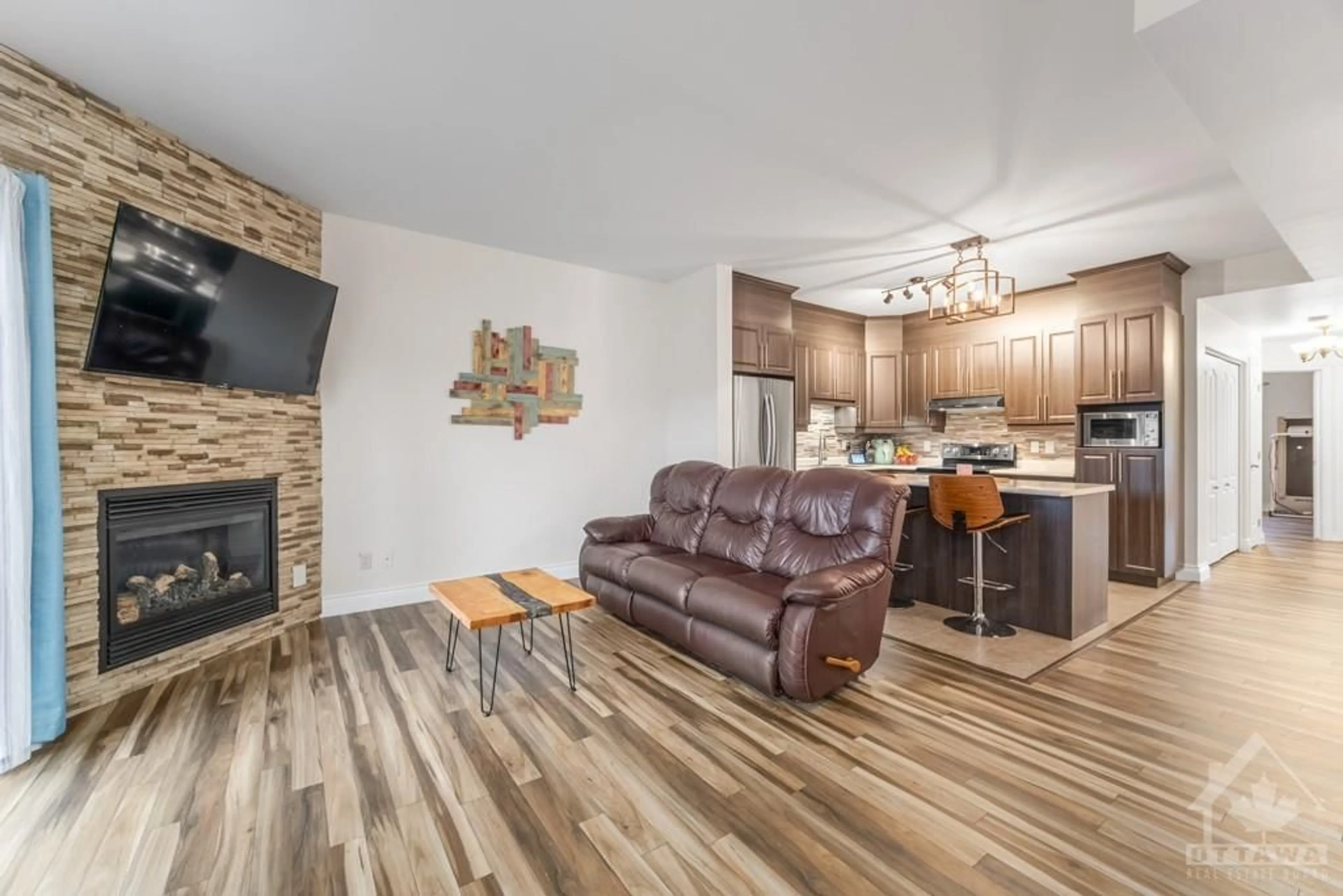 Living room, wood floors for 181 BOURDEAU Blvd #2, Limoges Ontario K0A 2M0