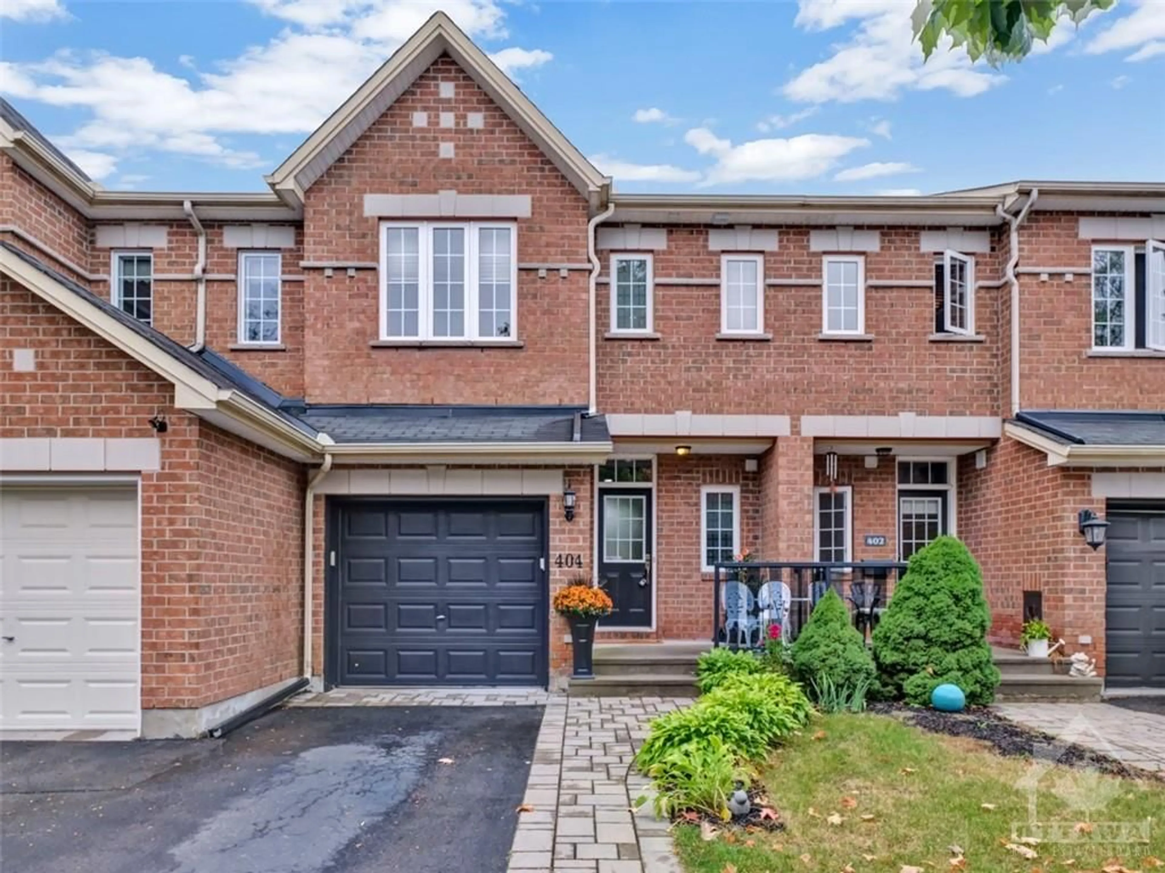 Home with brick exterior material for 404 GREY SEAL Cir, Ottawa Ontario K1V 2H6