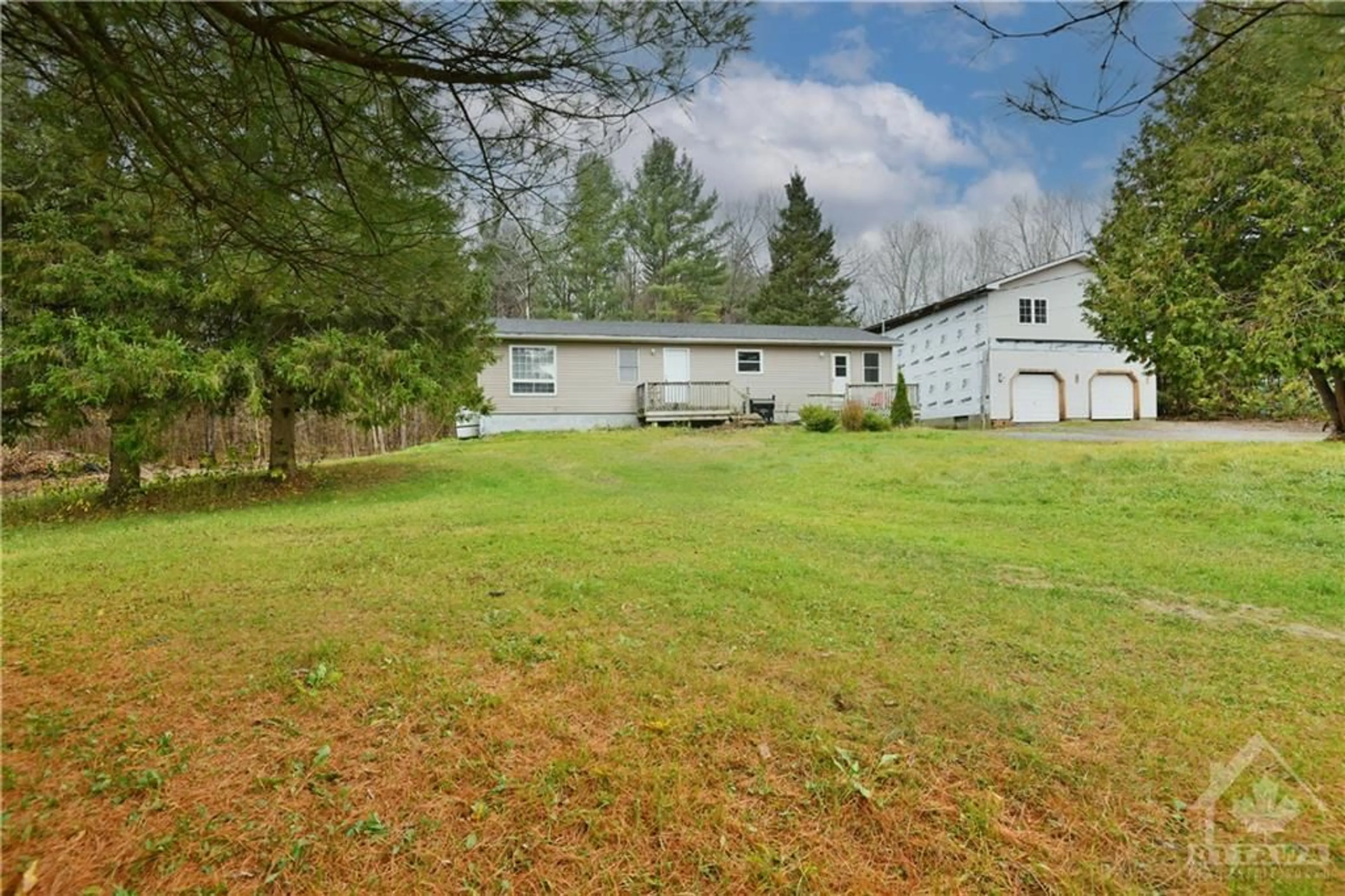 A pic from exterior of the house or condo, the fenced backyard for 4207 LIMESTONE Rd, Ottawa Ontario K0A 2H0