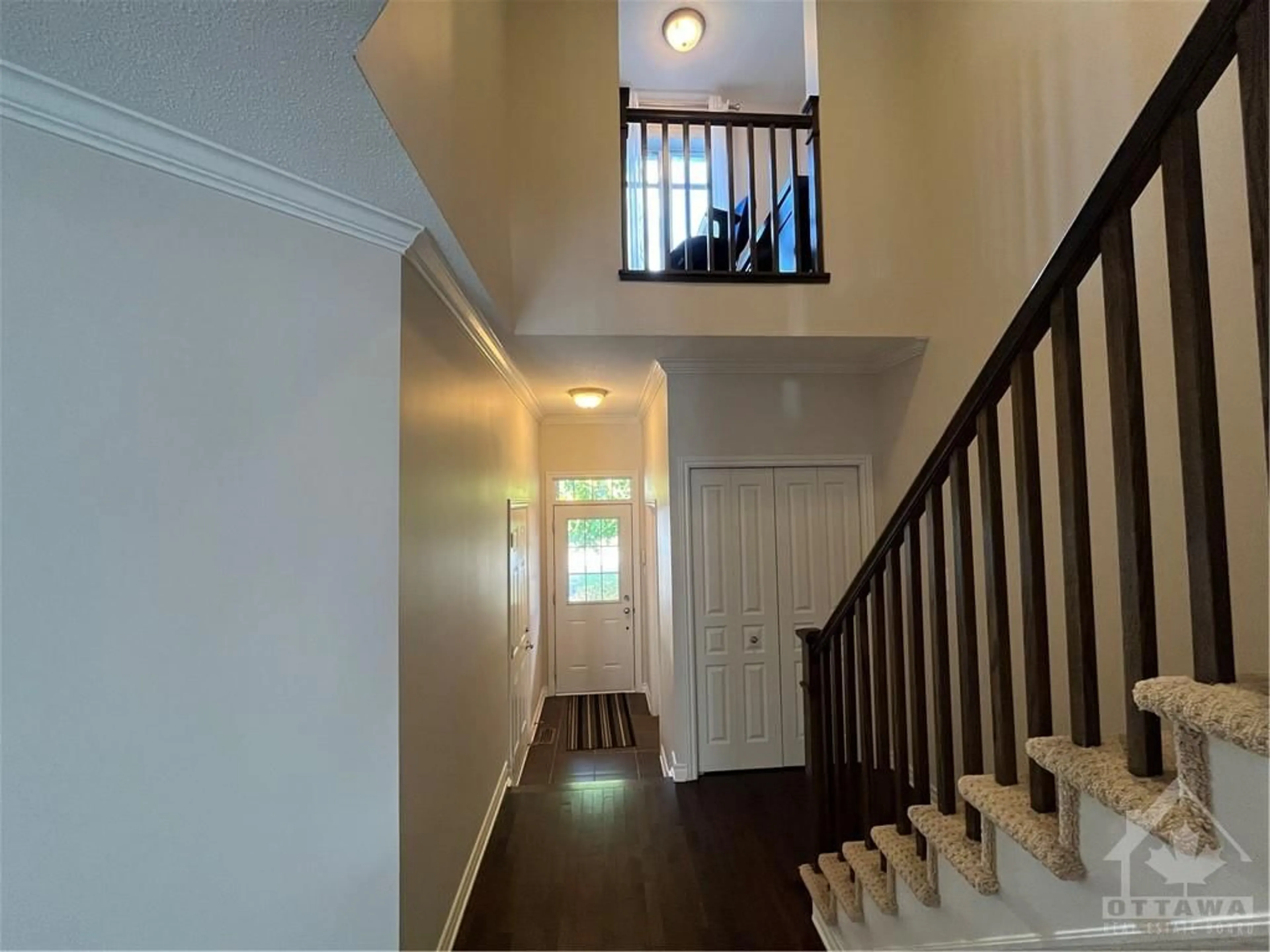 Indoor foyer, wood floors for 204 BADGELEY Ave, Ottawa Ontario K2T 0A4