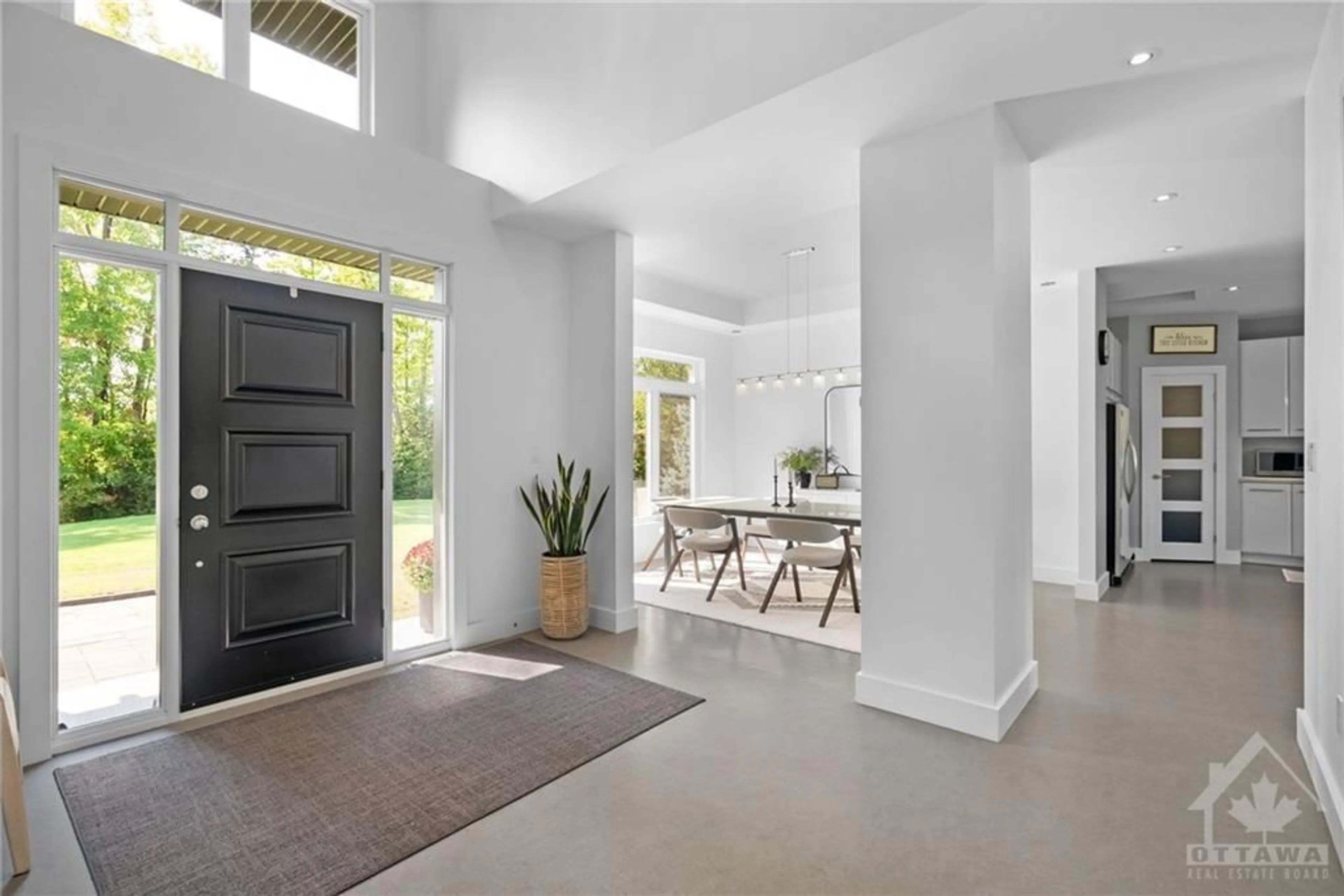 Indoor entryway, cement floor for 1700 PETER ROBINSON Rd, Ottawa Ontario K0A 1L0