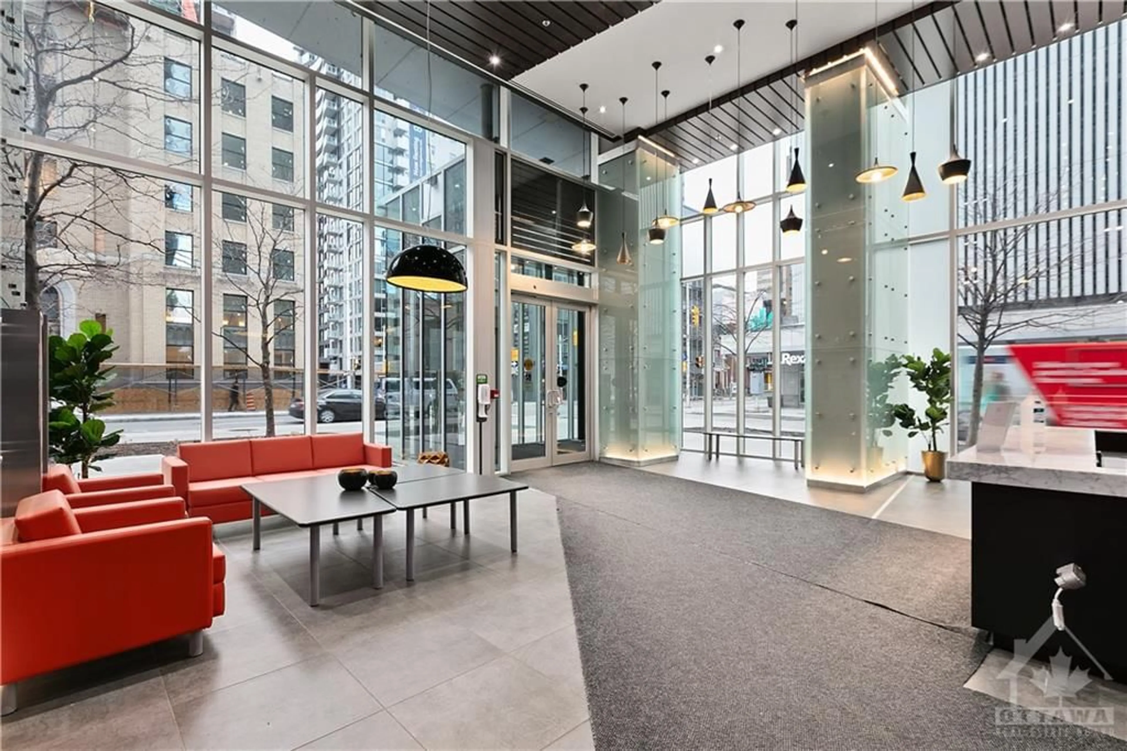 Indoor lobby, ceramic floors for 179 METCALFE St #1705, Ottawa Ontario K2P 0W1