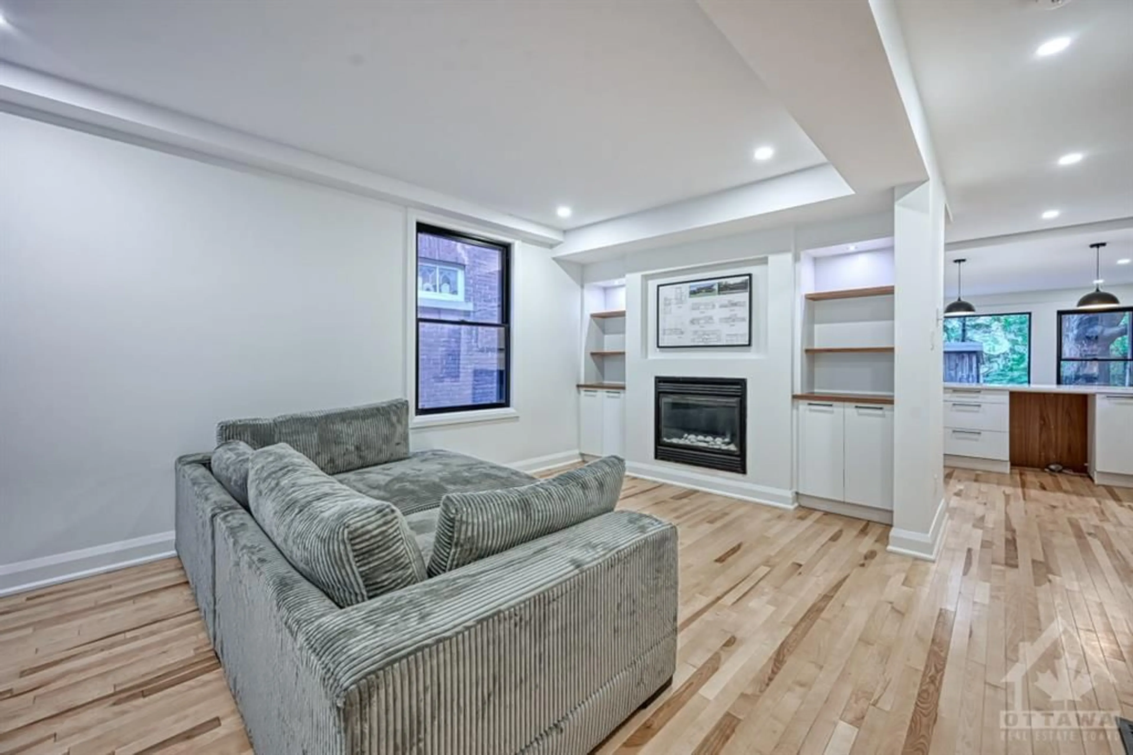 Living room, wood floors for 18 HOPEWELL Ave, Ottawa Ontario K1S 2Y8