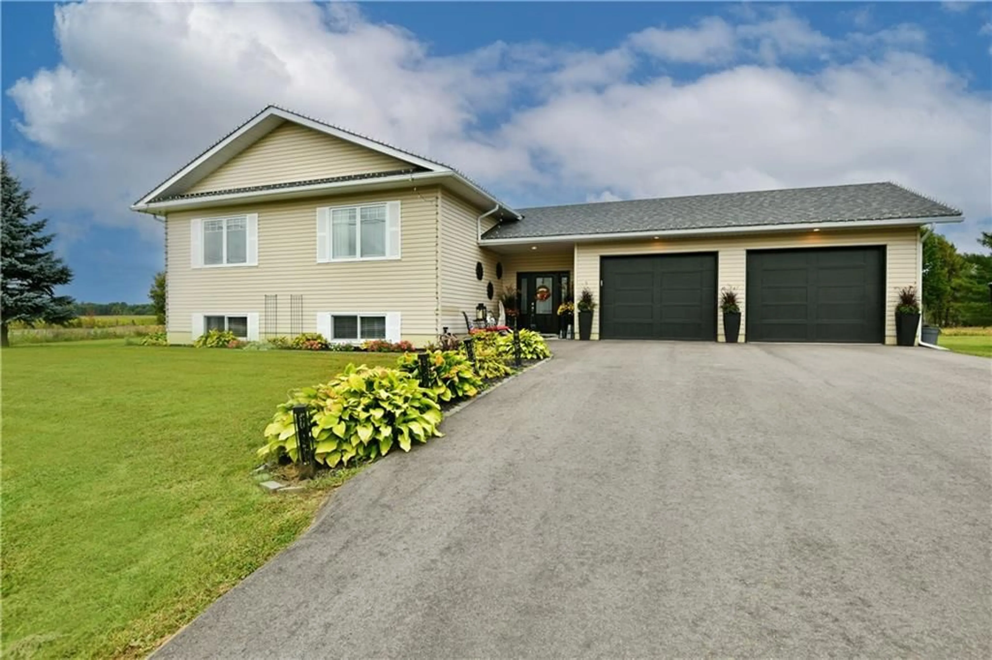 Frontside or backside of a home, cottage for 35 VERA Cres, Beachburg Ontario K0J 1C0