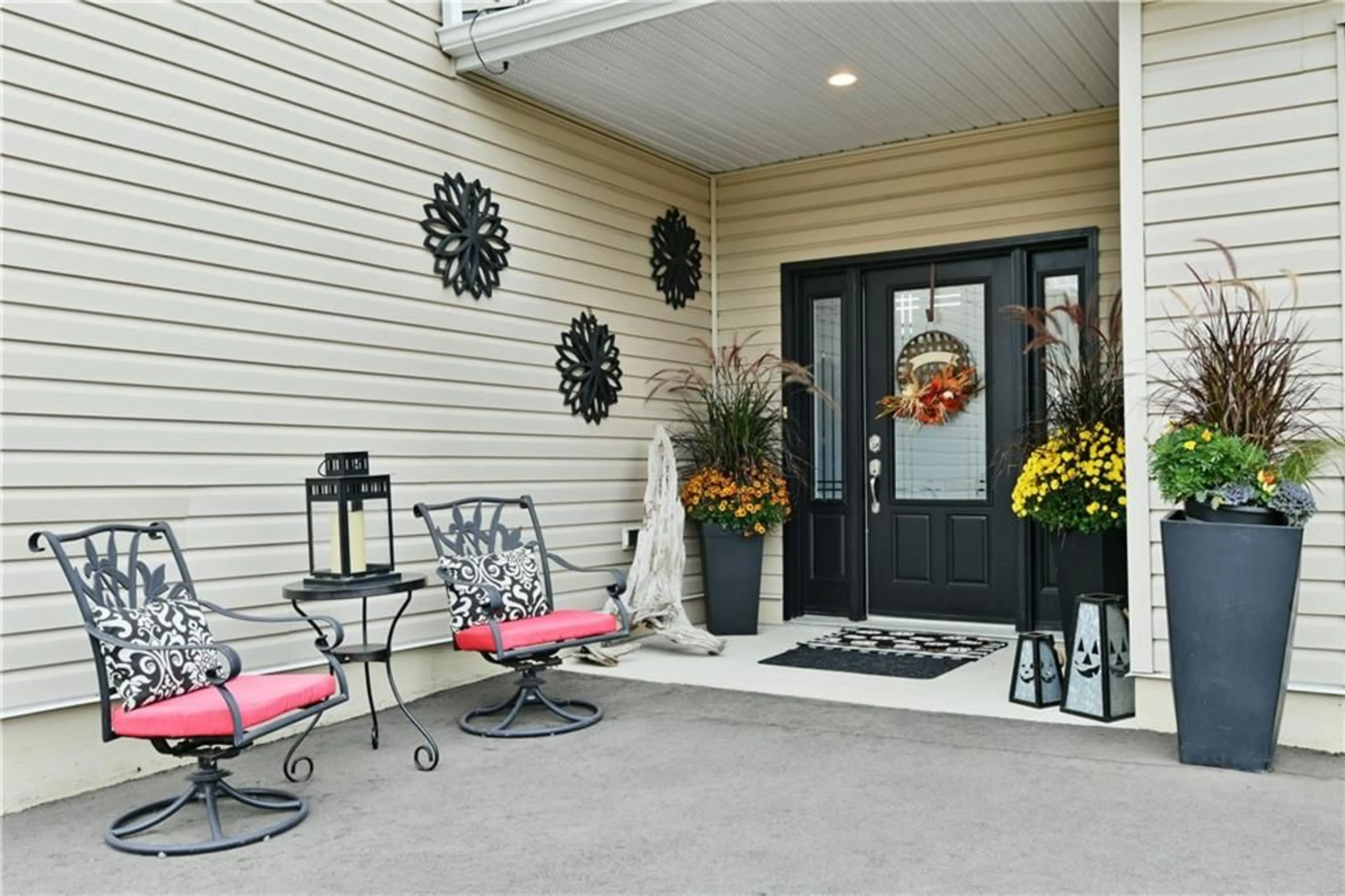 Indoor entryway, ceramic floors for 35 VERA Cres, Beachburg Ontario K0J 1C0