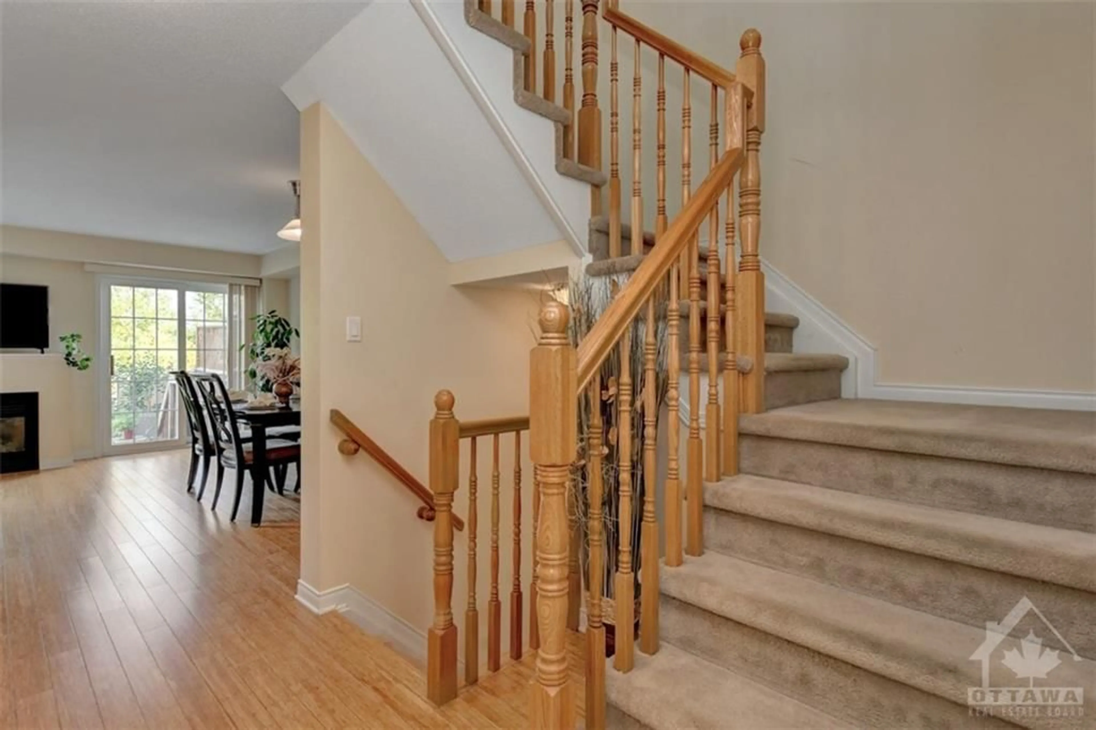 Stairs for 128 CEDARDOWN Pvt, Ottawa Ontario K2J 0W2