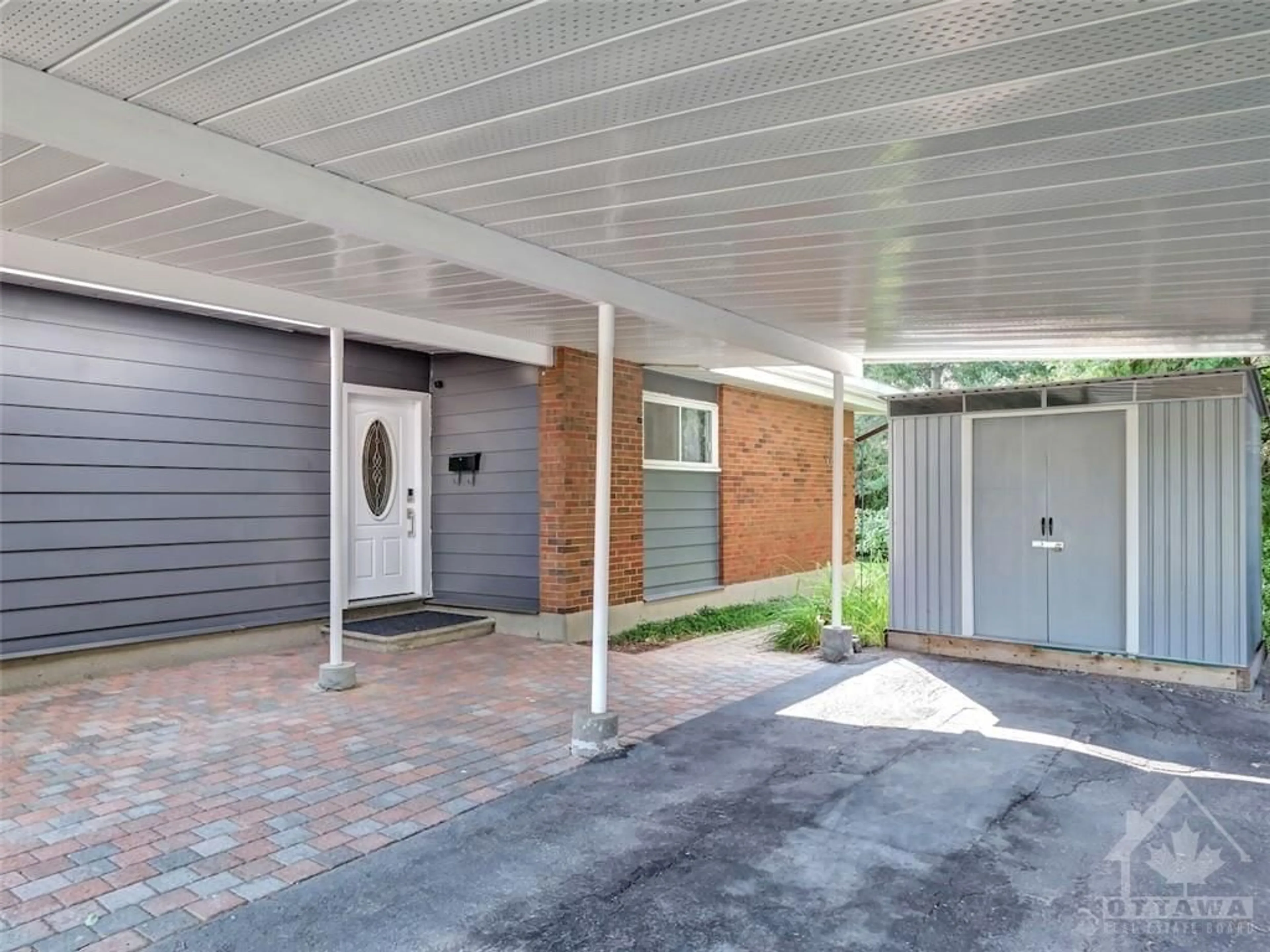 Indoor garage, cement floor for 4 BOWMOOR Ave, Ottawa Ontario K2E 6M4