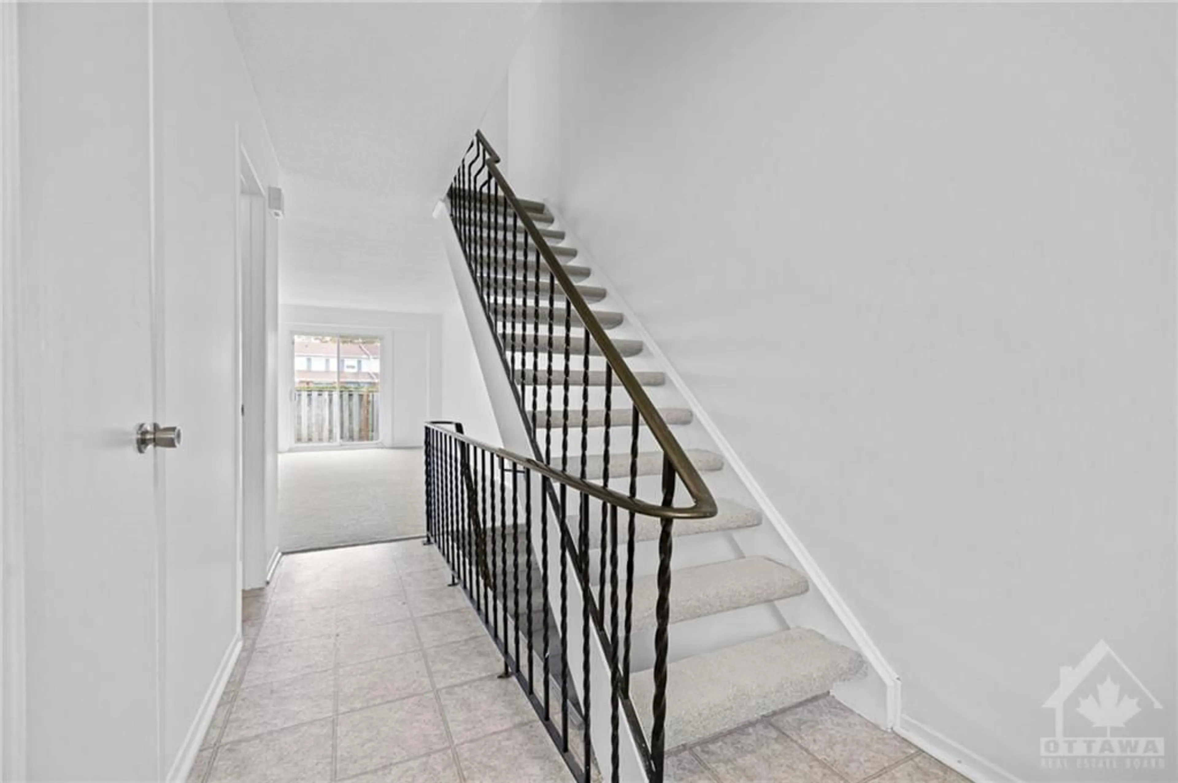 Stairs for 1771 AXMINSTER Crt, Ottawa Ontario K1C 1Z5