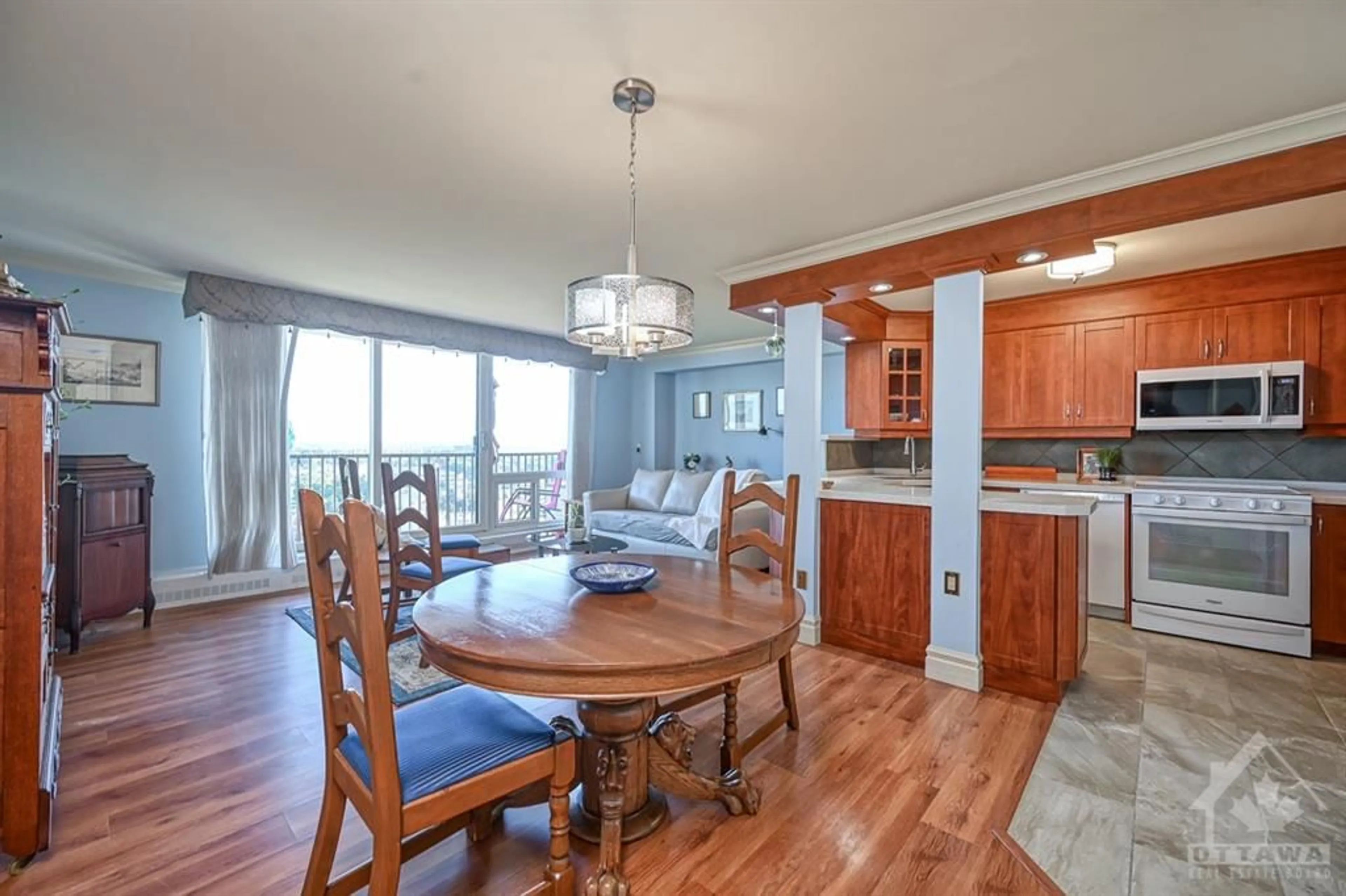 Dining room, wood floors, cottage for 665 BATHGATE Dr #1605, Ottawa Ontario K1K 3Y4