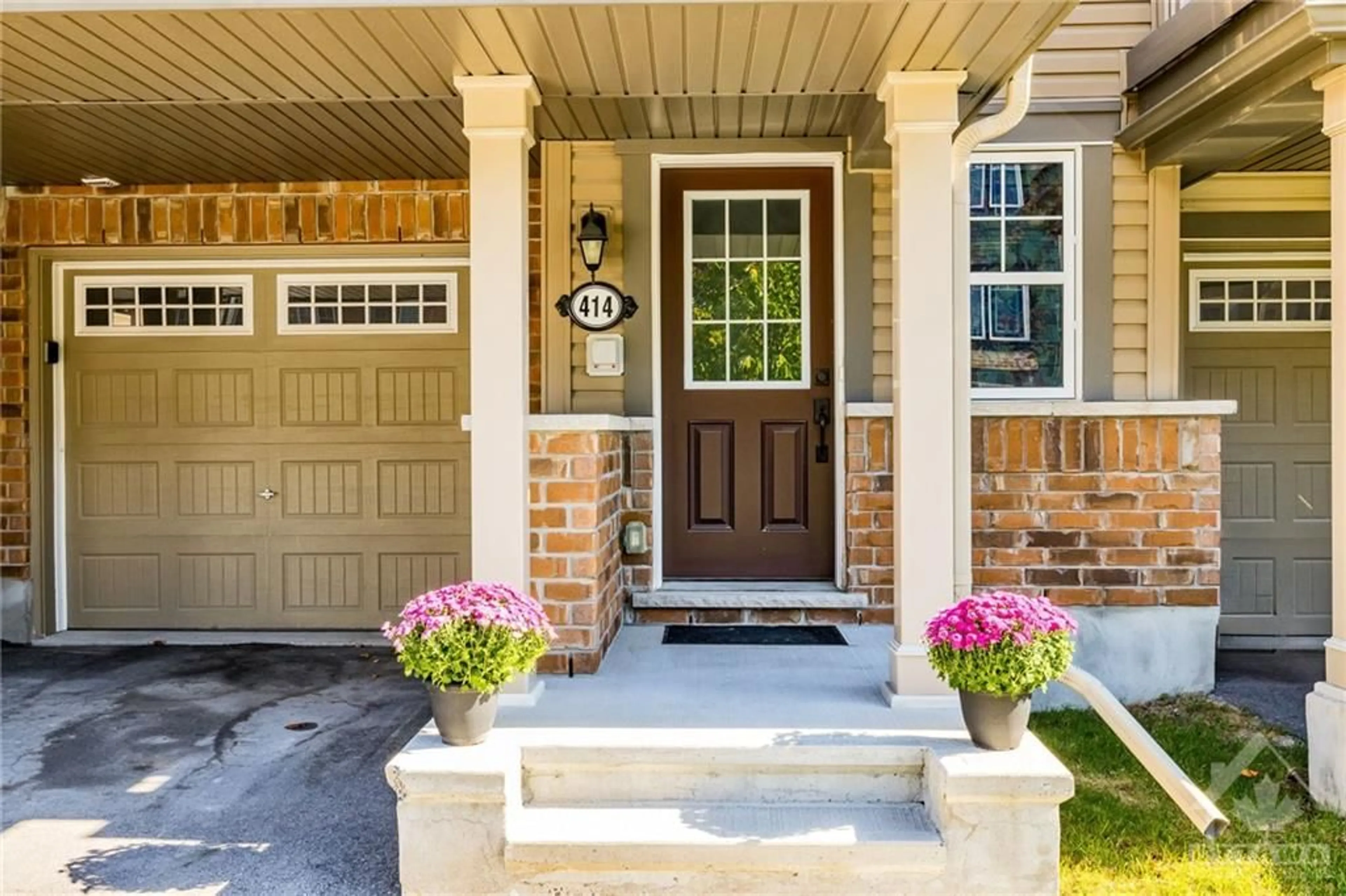 Indoor entryway for 414 GERARDIA Lane, Orleans Ontario K4A 3T9