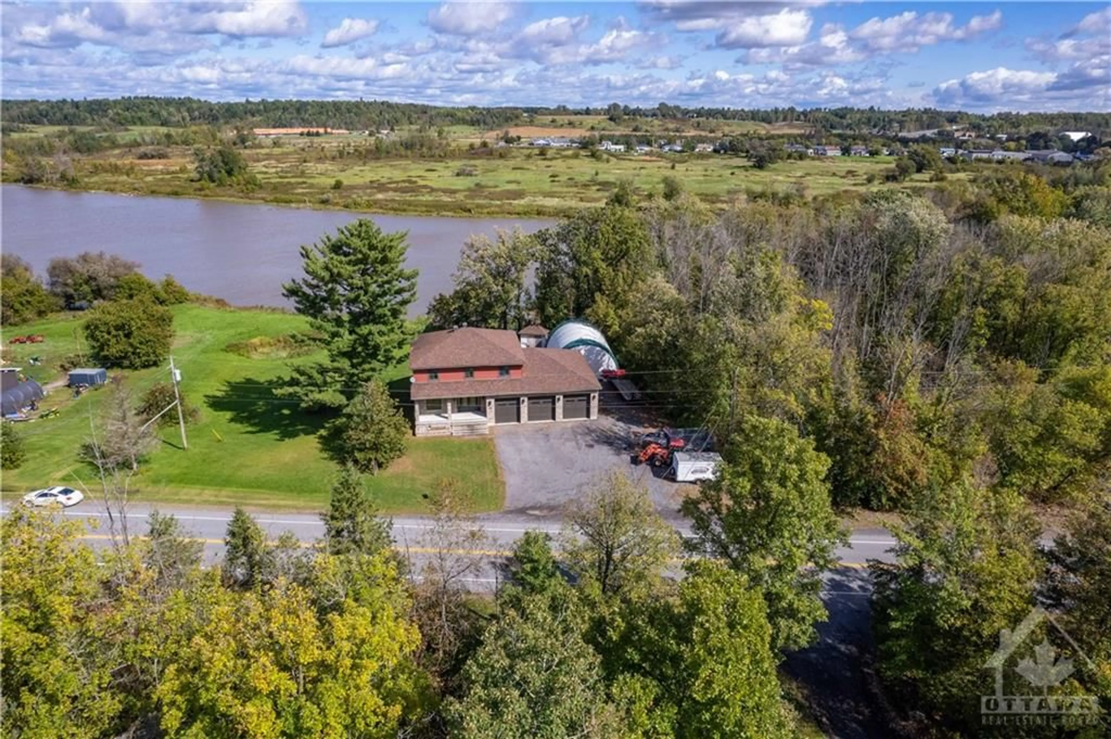 A pic from exterior of the house or condo, cottage for 800 OLD HIGHWAY 17 Rd, Plantagenet Ontario K0B 1L0