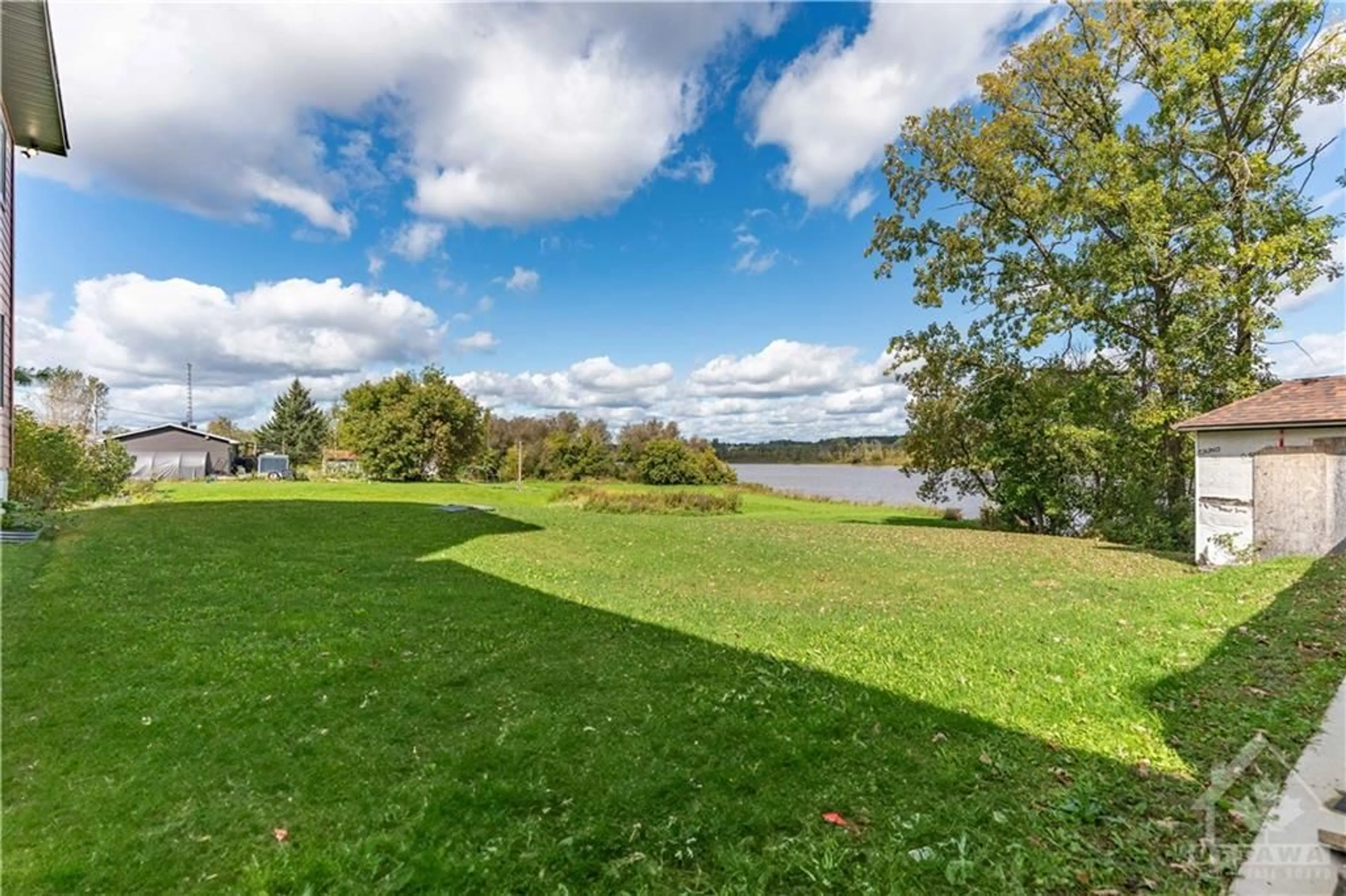 Patio, the view of lake or river for 800 OLD HIGHWAY 17 Rd, Plantagenet Ontario K0B 1L0