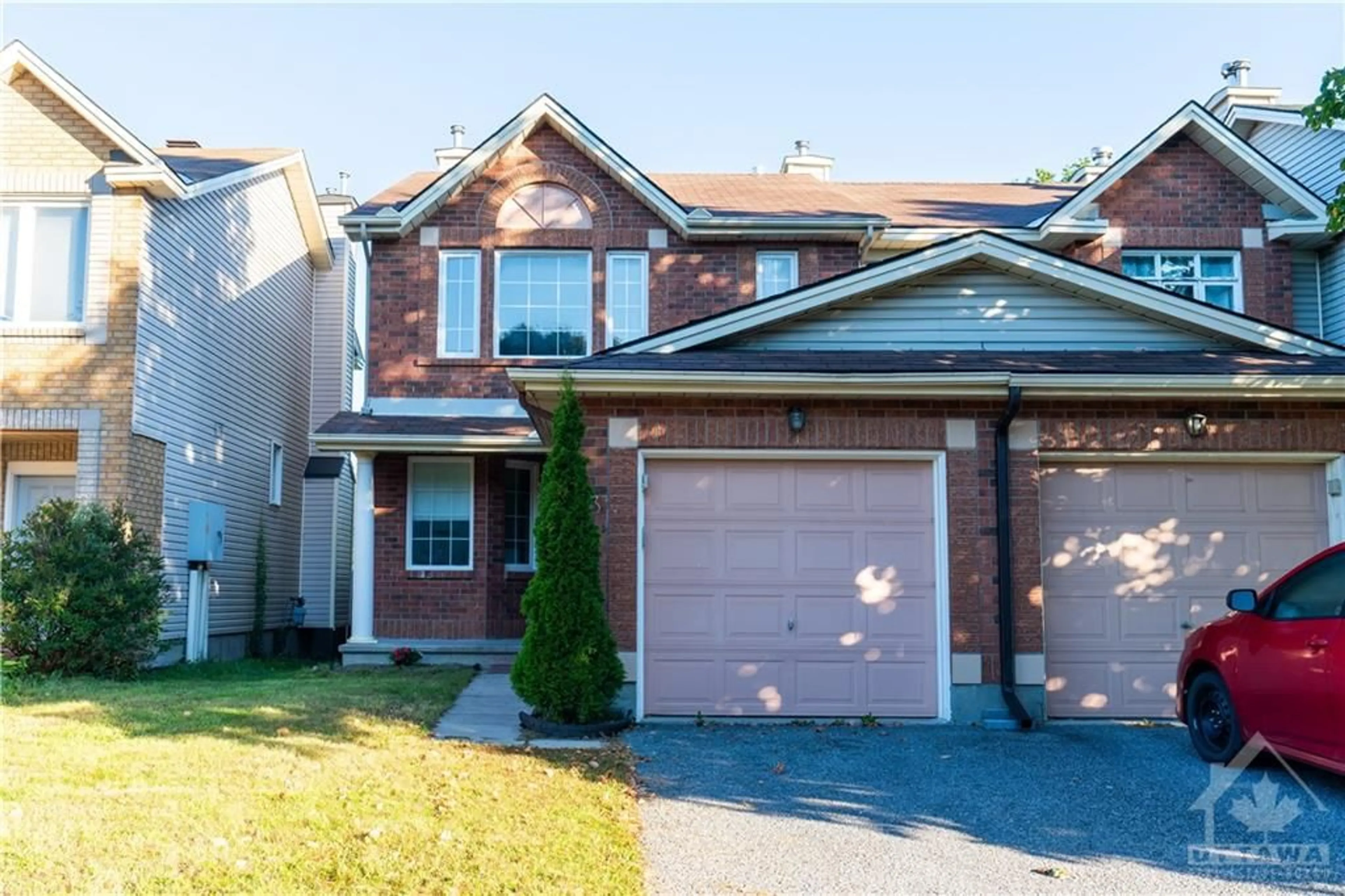 Frontside or backside of a home for 13 BANCHORY Cres, Ottawa Ontario K2K 2V4