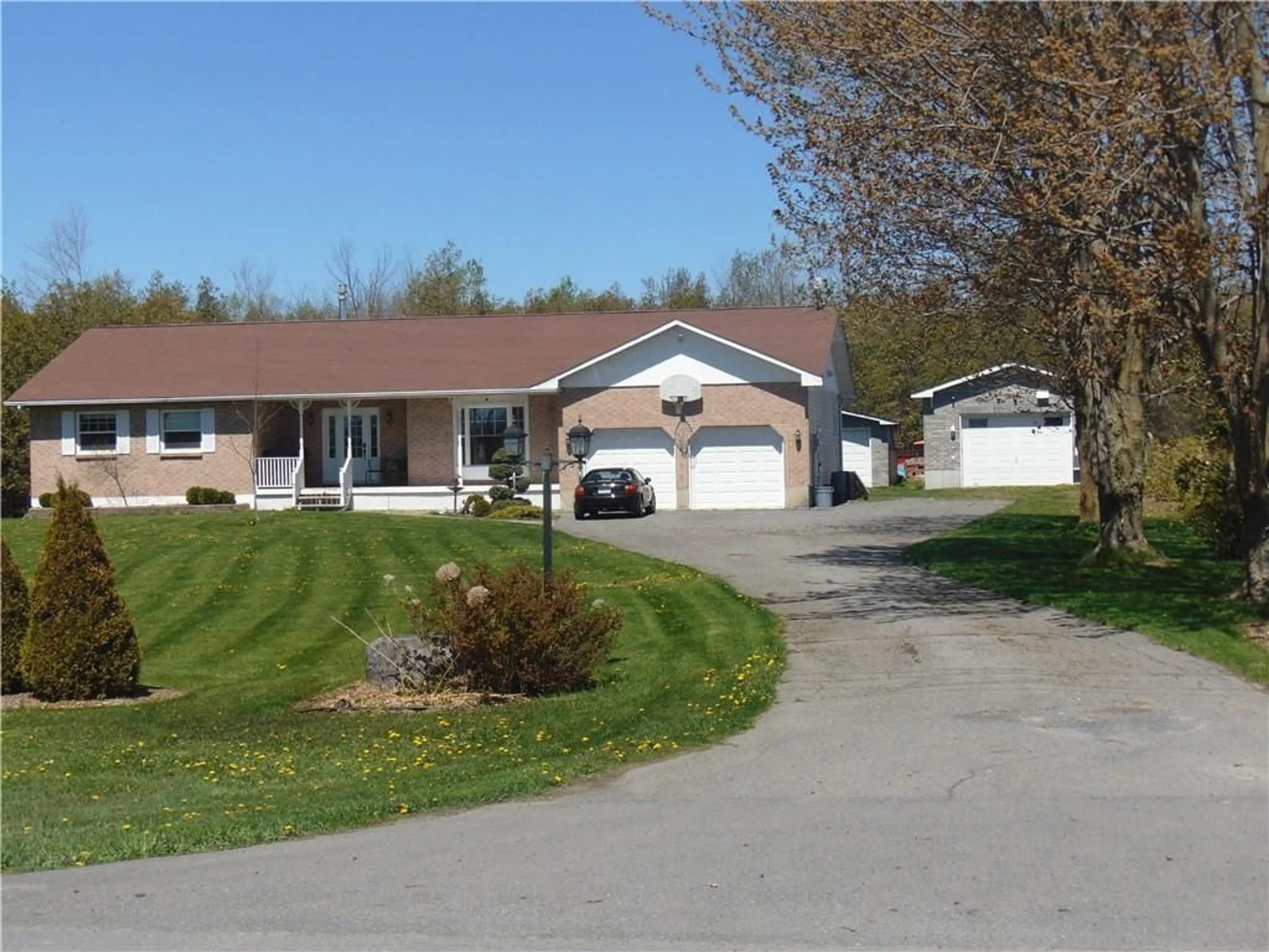 Frontside or backside of a home, the street view for 20467 CONCESSION 5 Rd, Green Valley Ontario K0C 1L0