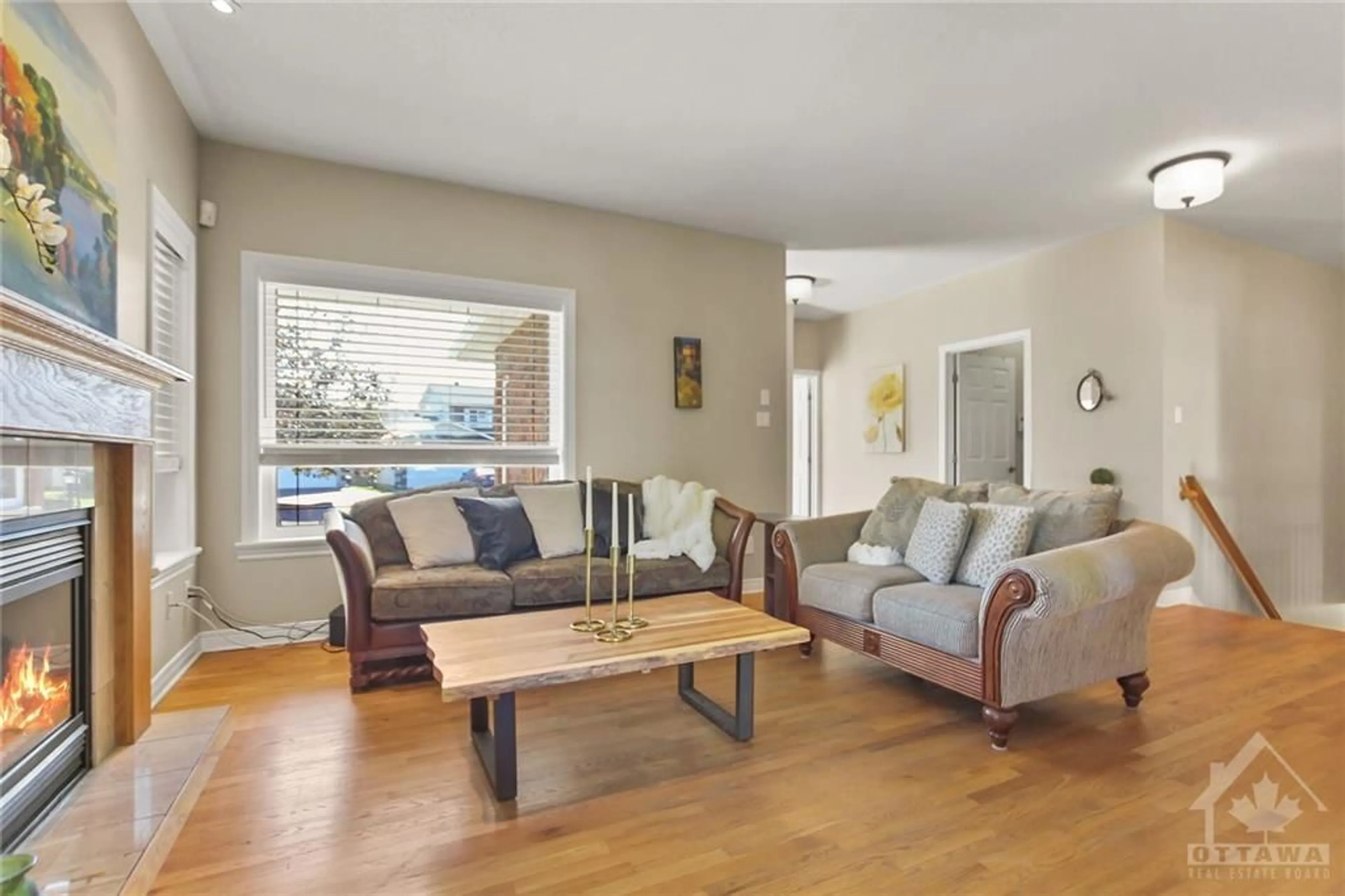 Living room, wood floors for 29 CINNABAR Way, Ottawa Ontario K2S 1Y6