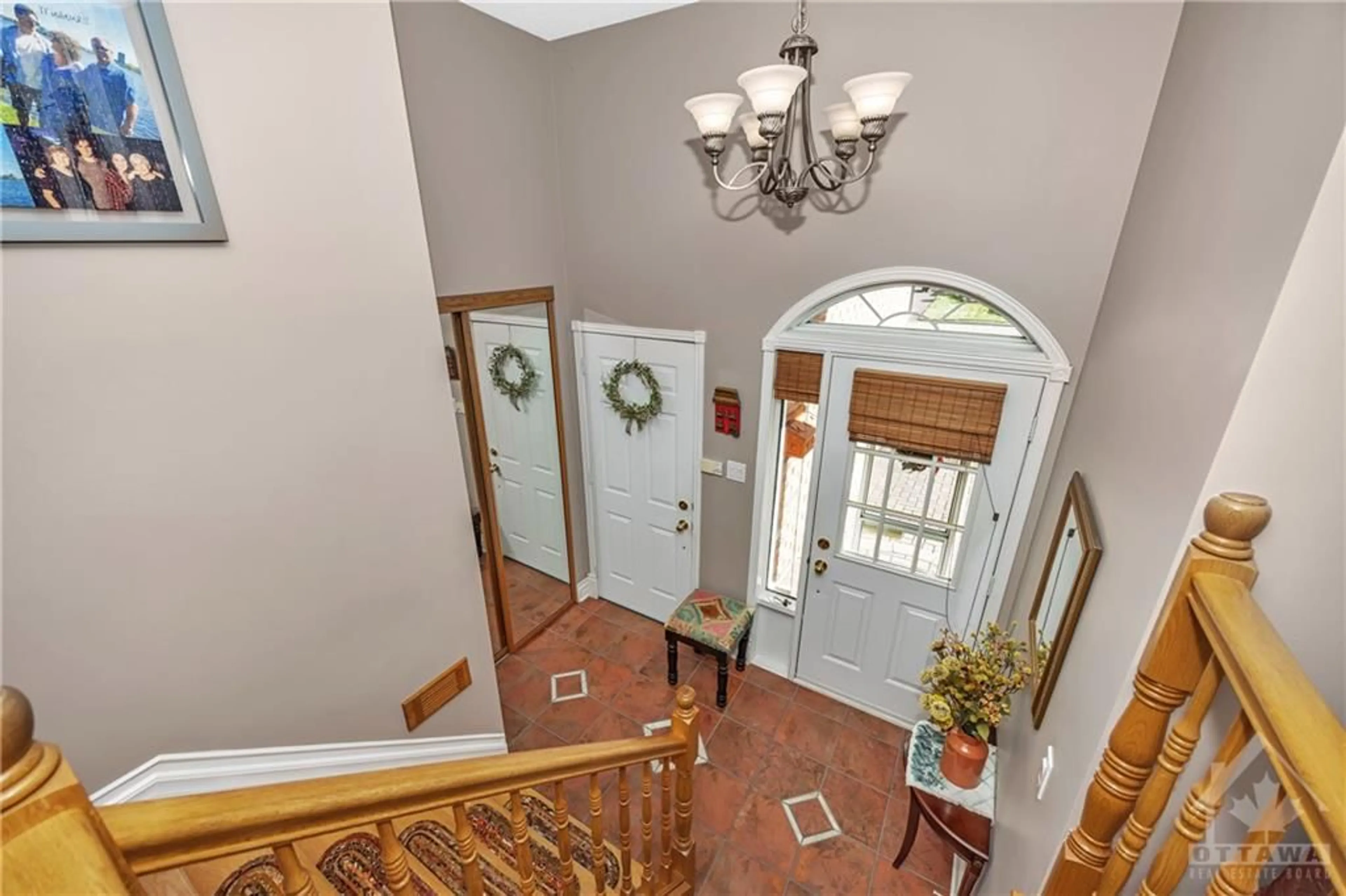 Indoor foyer, wood floors for 1694 TOULOUSE Cres, Ottawa Ontario K1C 6K3