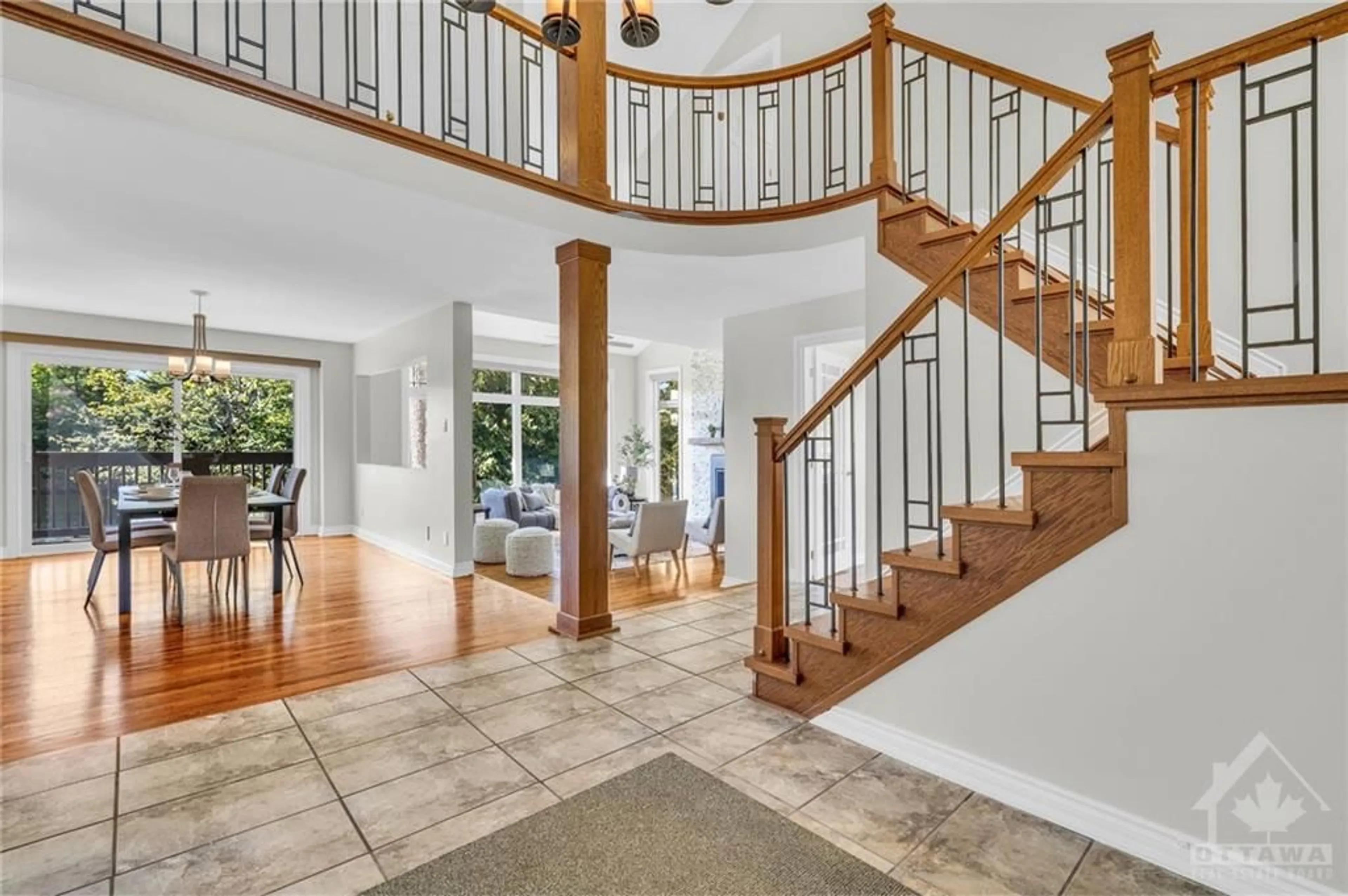 Indoor foyer, wood floors for 4120 RIVERSIDE Dr #K, Ottawa Ontario K1V 1C4