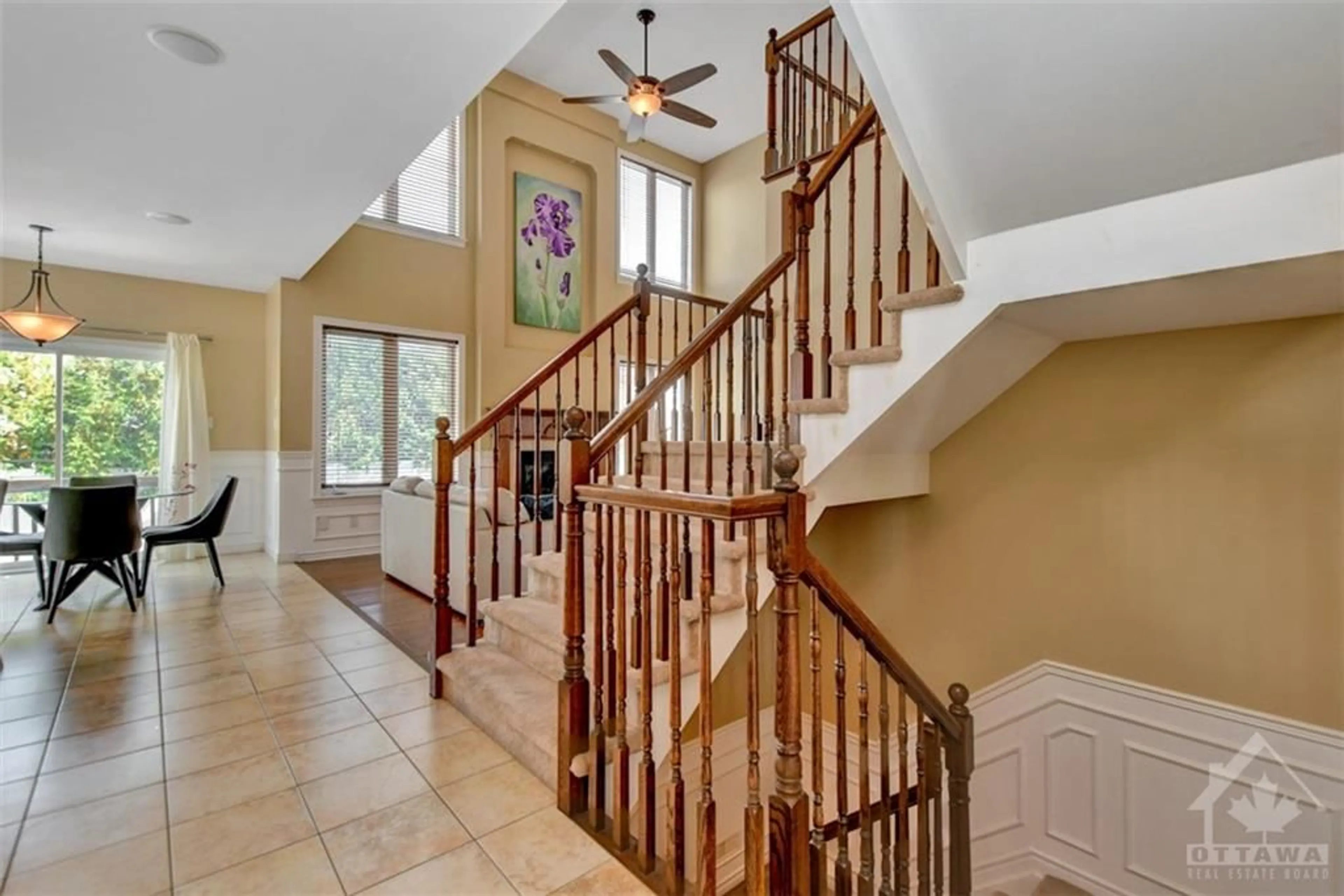 Indoor foyer for 1900 MICKELBERRY Cres, Orleans Ontario K4A 0E5