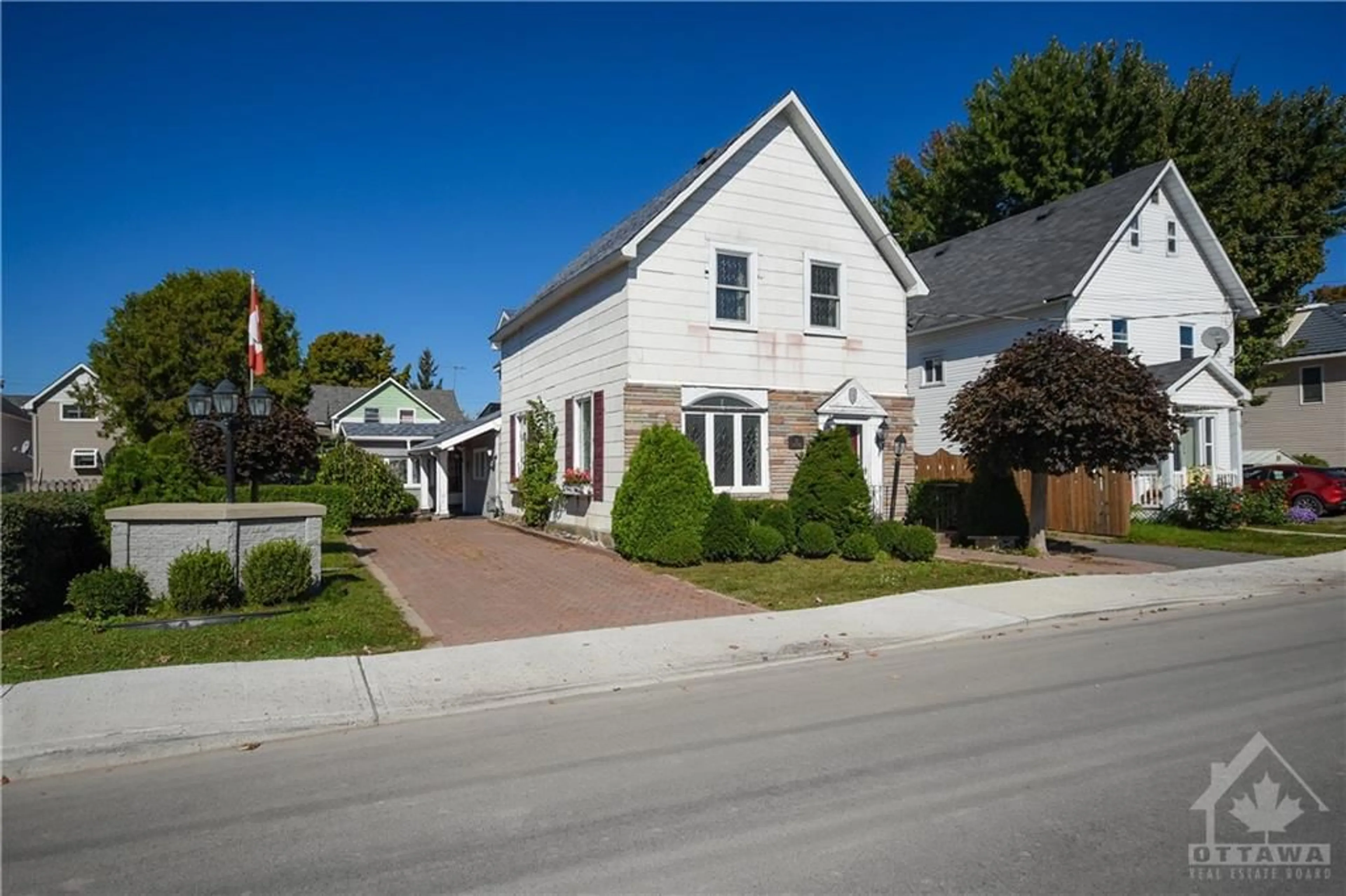 Frontside or backside of a home for 31 CRAIG St, Arnprior Ontario K7S 2V8