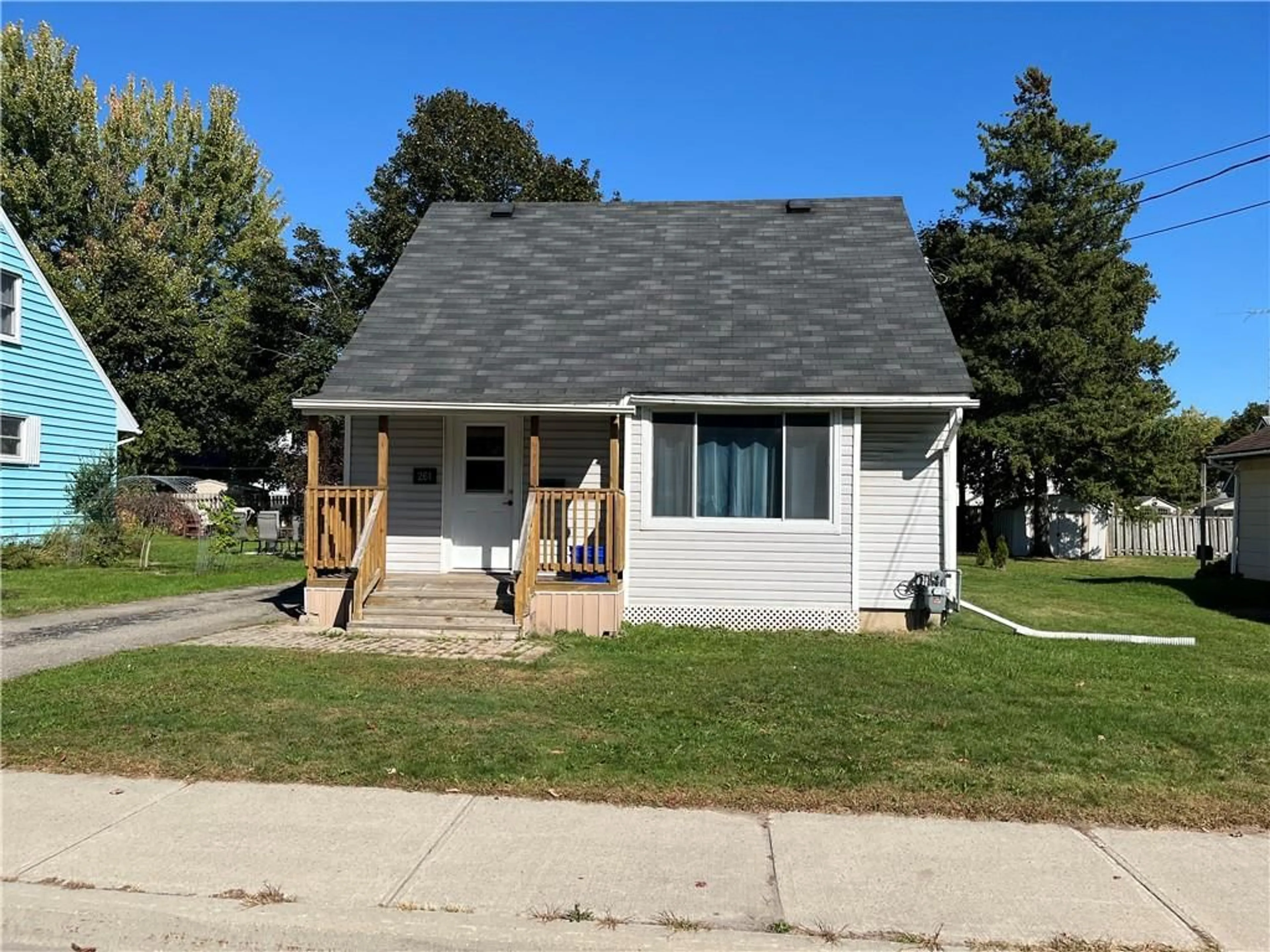 Frontside or backside of a home, cottage for 261 ORMOND St, Brockville Ontario K6V 2L6