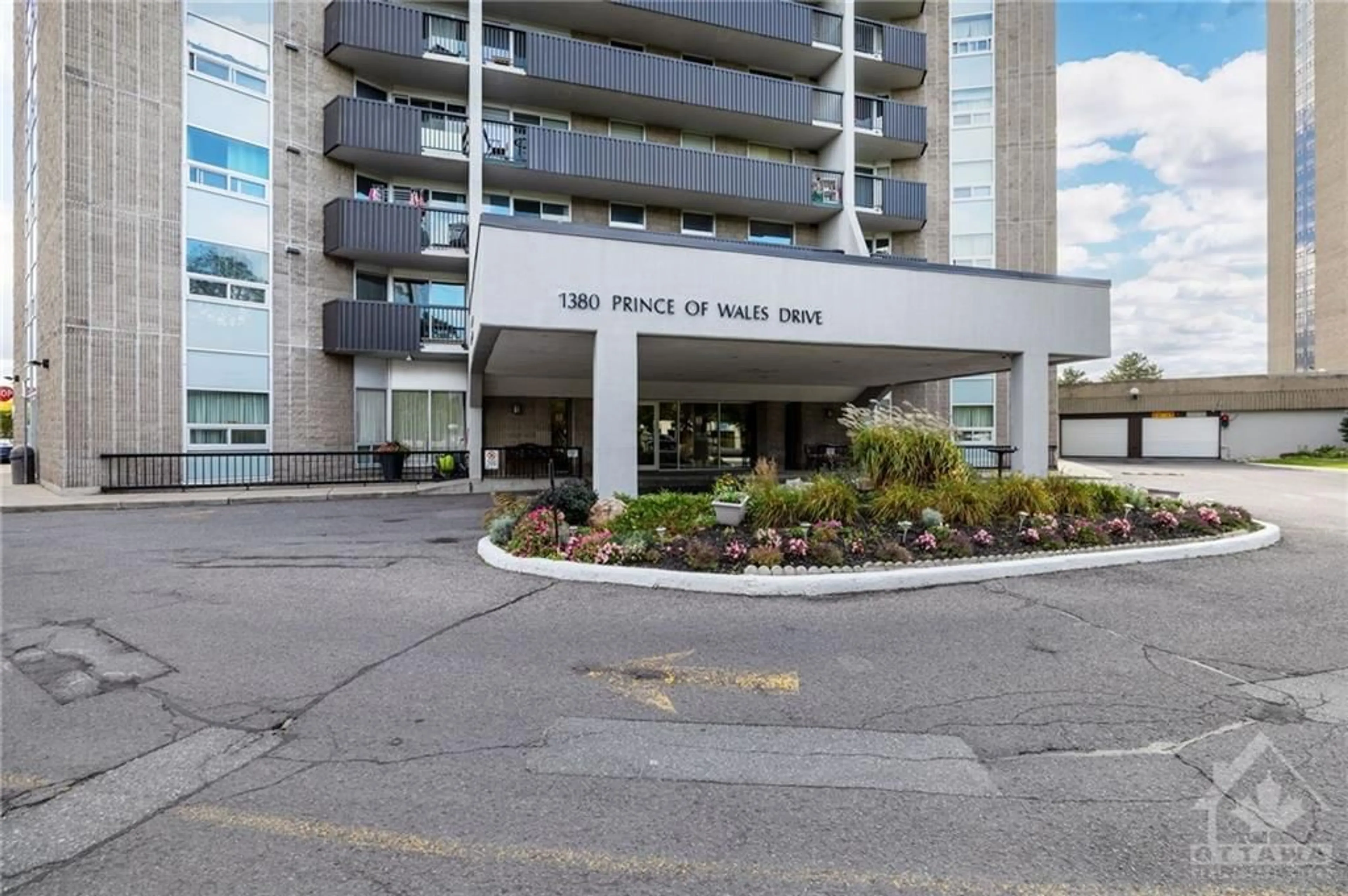 A pic from exterior of the house or condo, the front or back of building for 1380 PRINCE OF WALES Dr #2609, Ottawa Ontario K2C 3N5