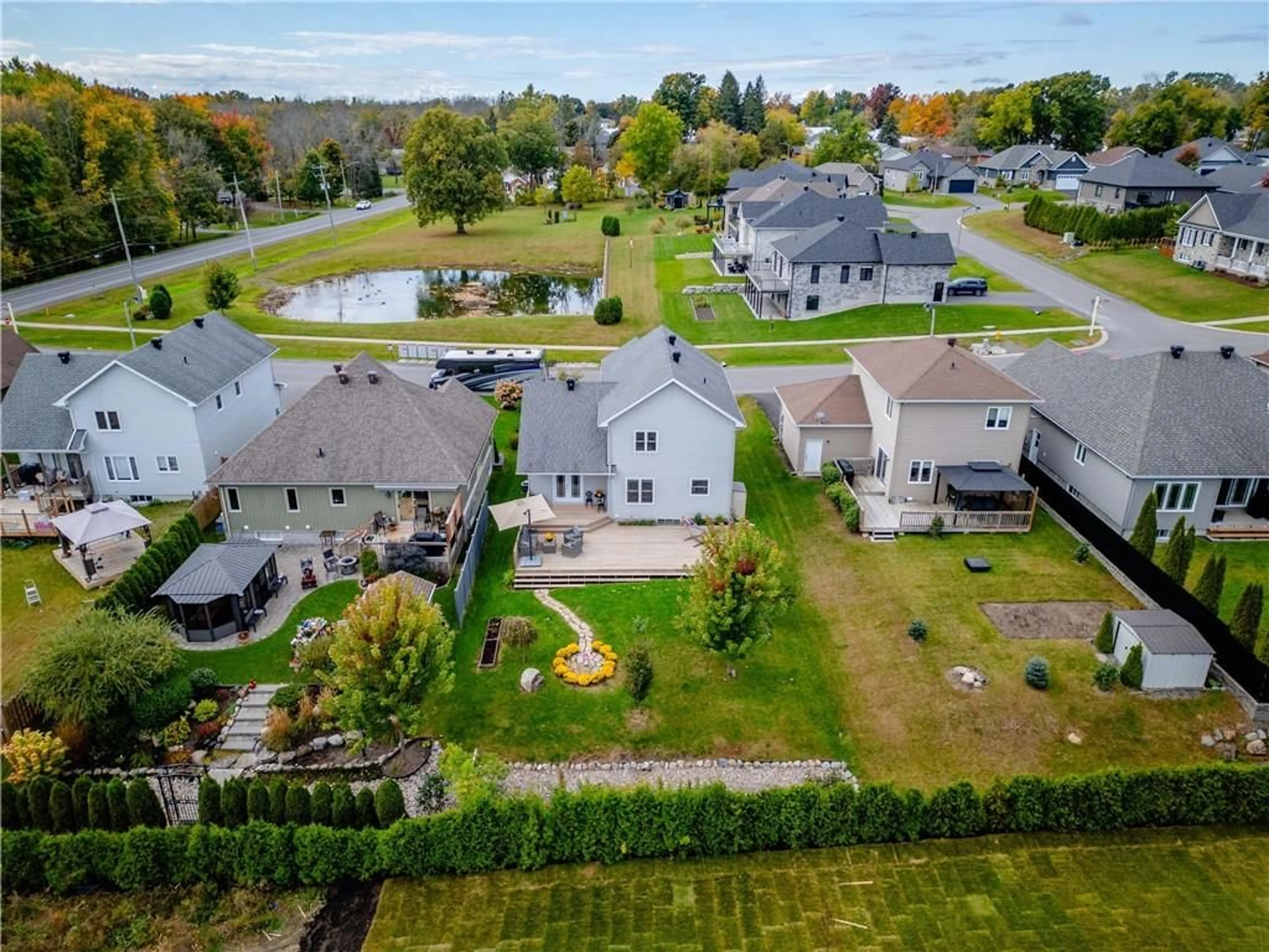 Frontside or backside of a home, the fenced backyard for 7 JIM BROWNELL Blvd, Long Sault Ontario K0C 1P0