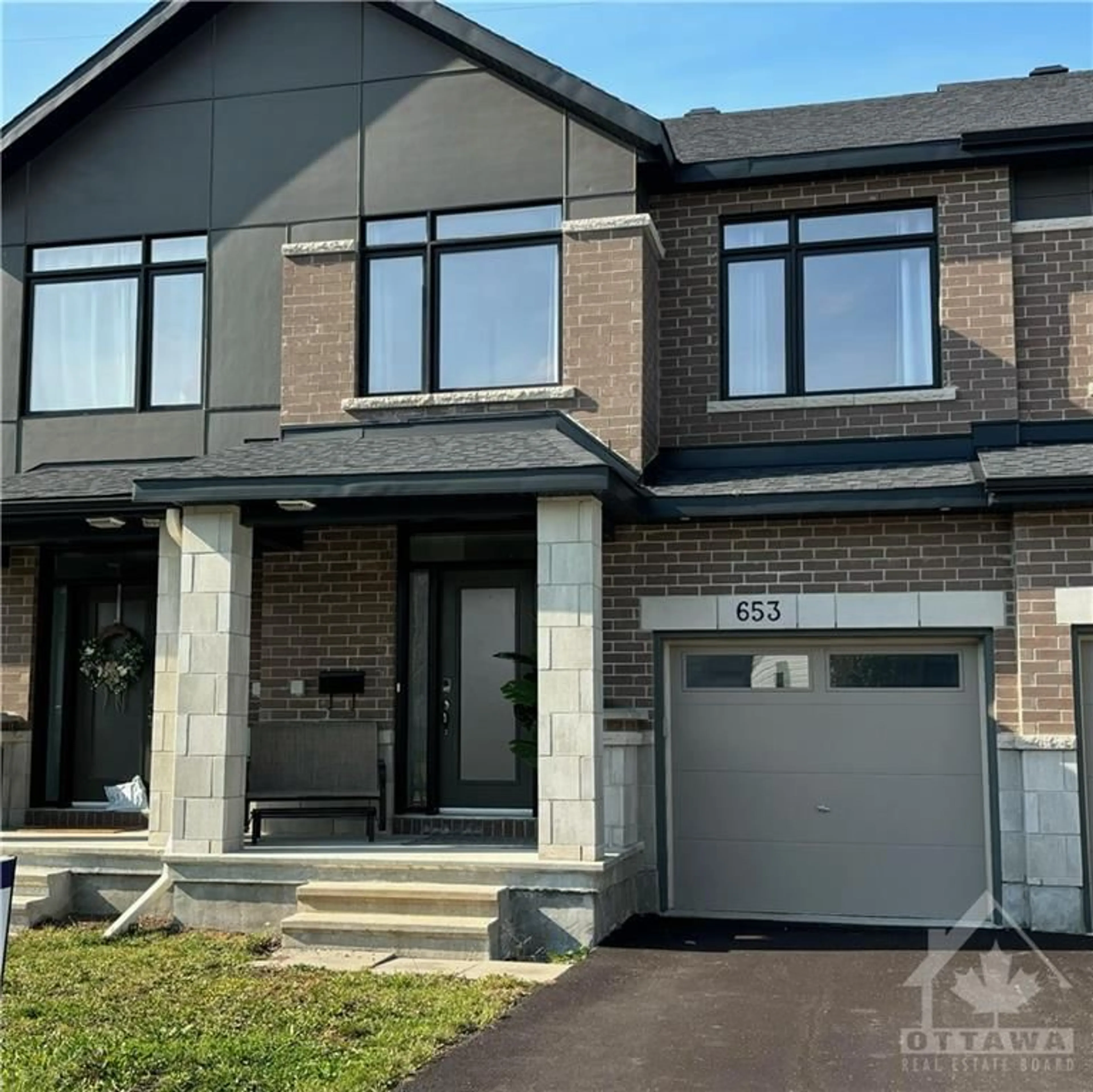 Home with brick exterior material for 653 PUTNEY Cres, Ottawa Ontario K2S 2N7