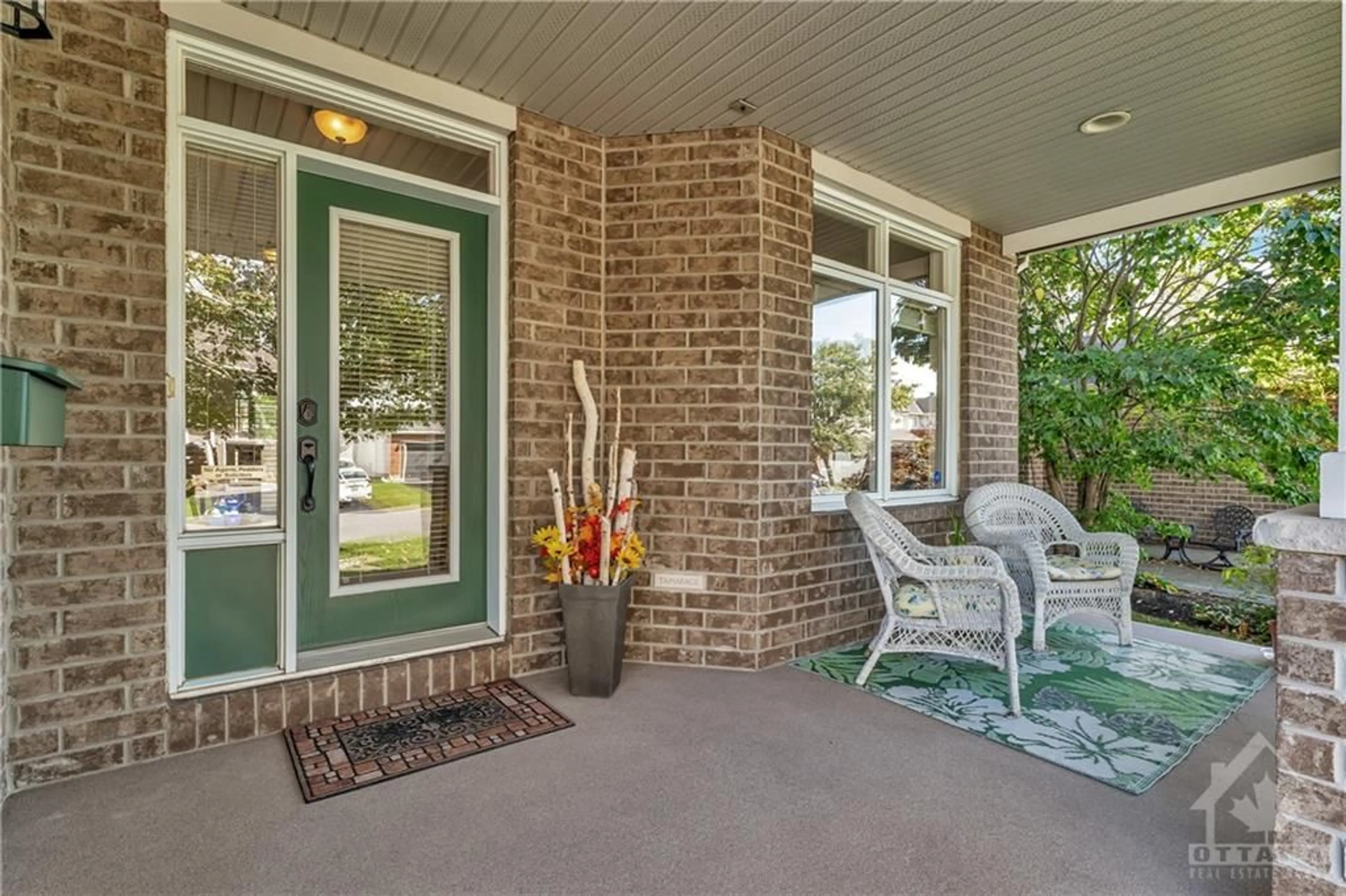 Indoor entryway, carpet floors for 865 MARKWICK Cres, Ottawa Ontario K4A 4M7