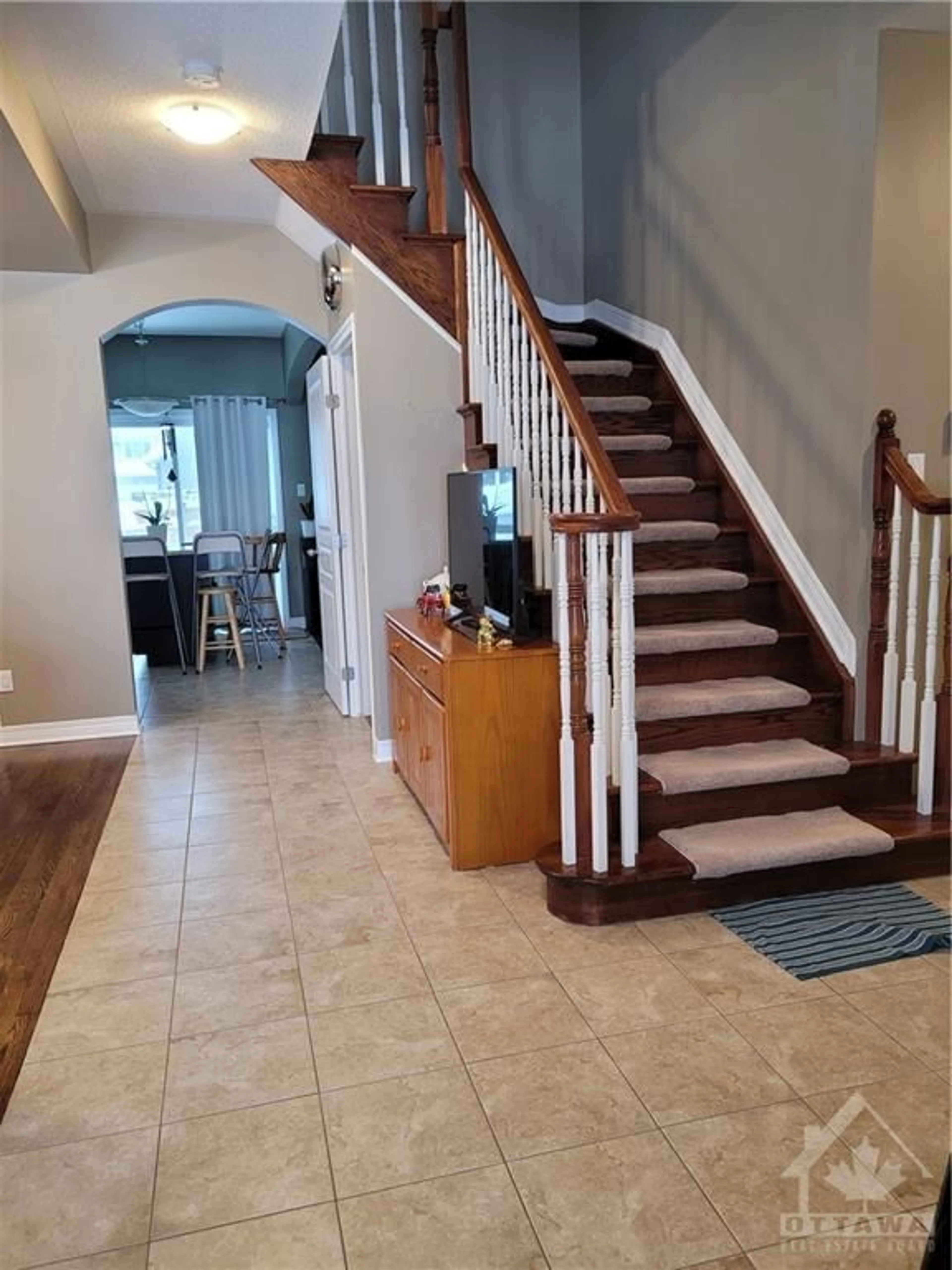 Indoor entryway, wood floors for 115 SIROCCO Cres, Ottawa Ontario K2S 2E1