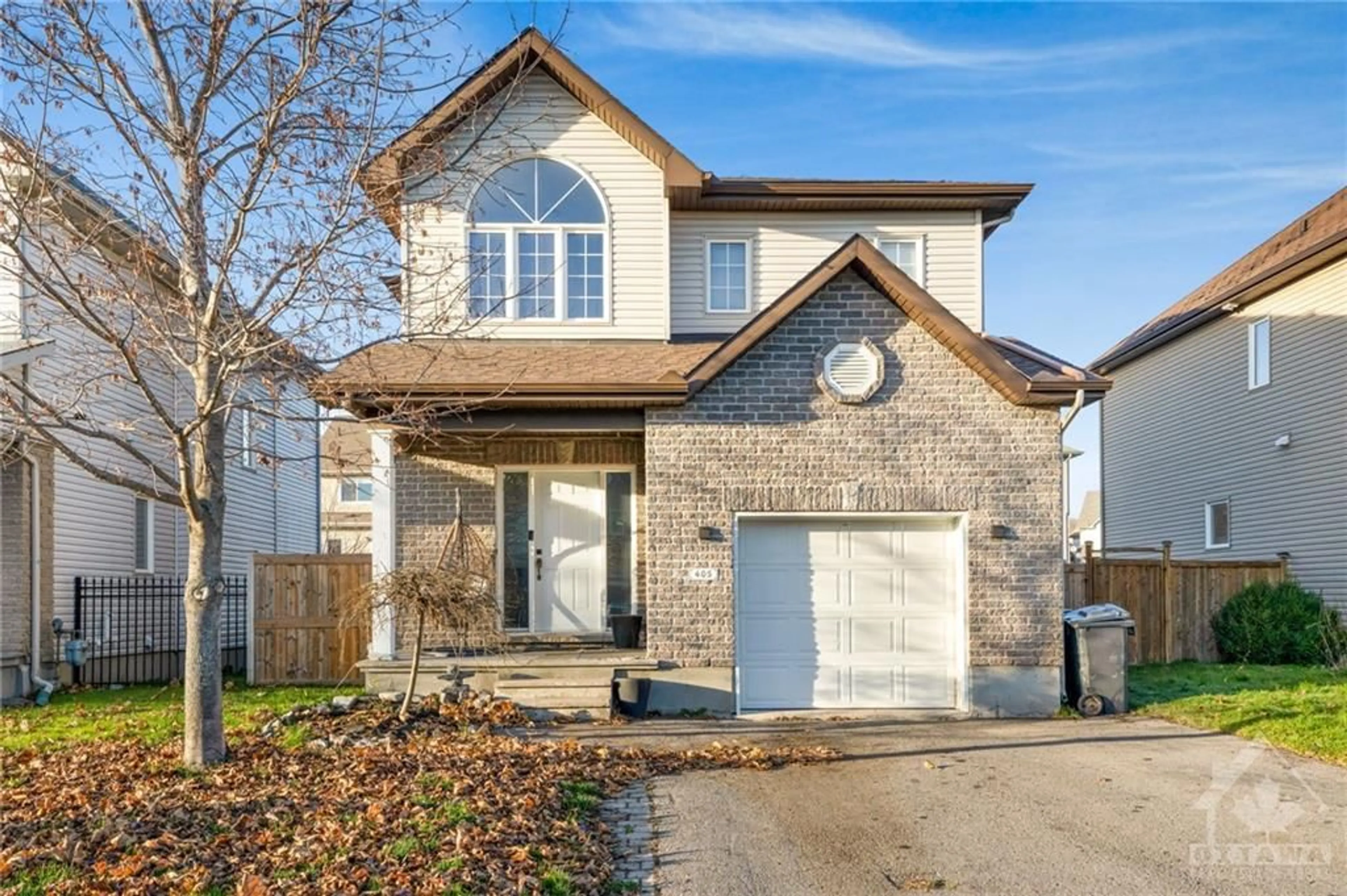 Home with brick exterior material for 405 JASPER Cres, Rockland Ontario K4K 0C8