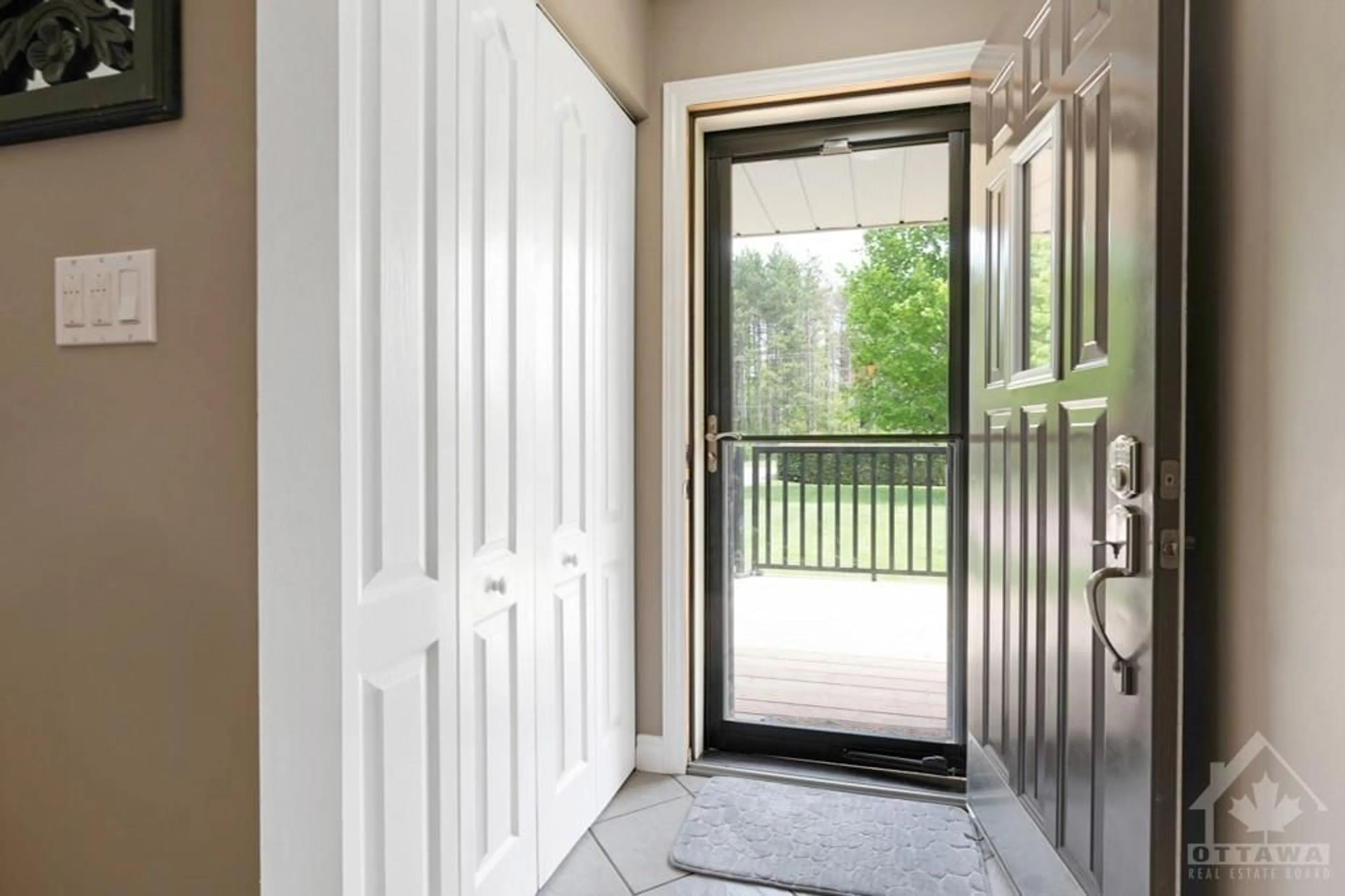 Indoor entryway, wood floors for 9334 BRANCH Rd, North Augusta Ontario K0G 1R0