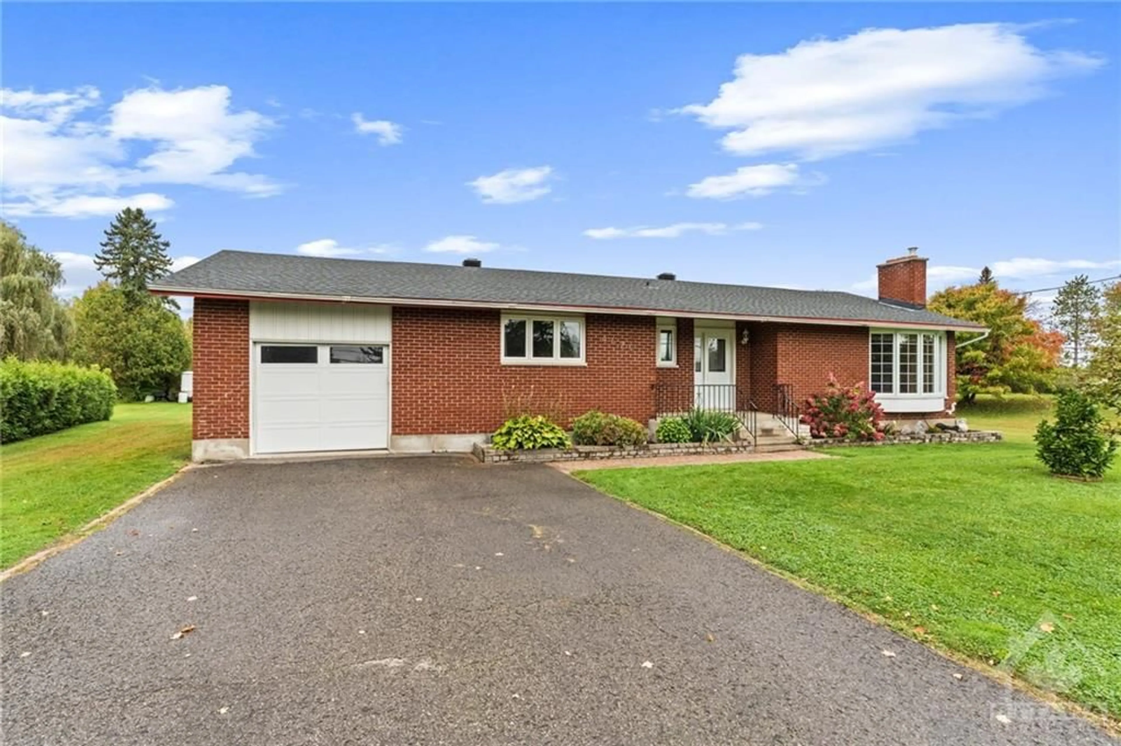 Home with brick exterior material for 4626 BOUNDARY Rd, Carlsbad Springs Ontario K0A 1K0