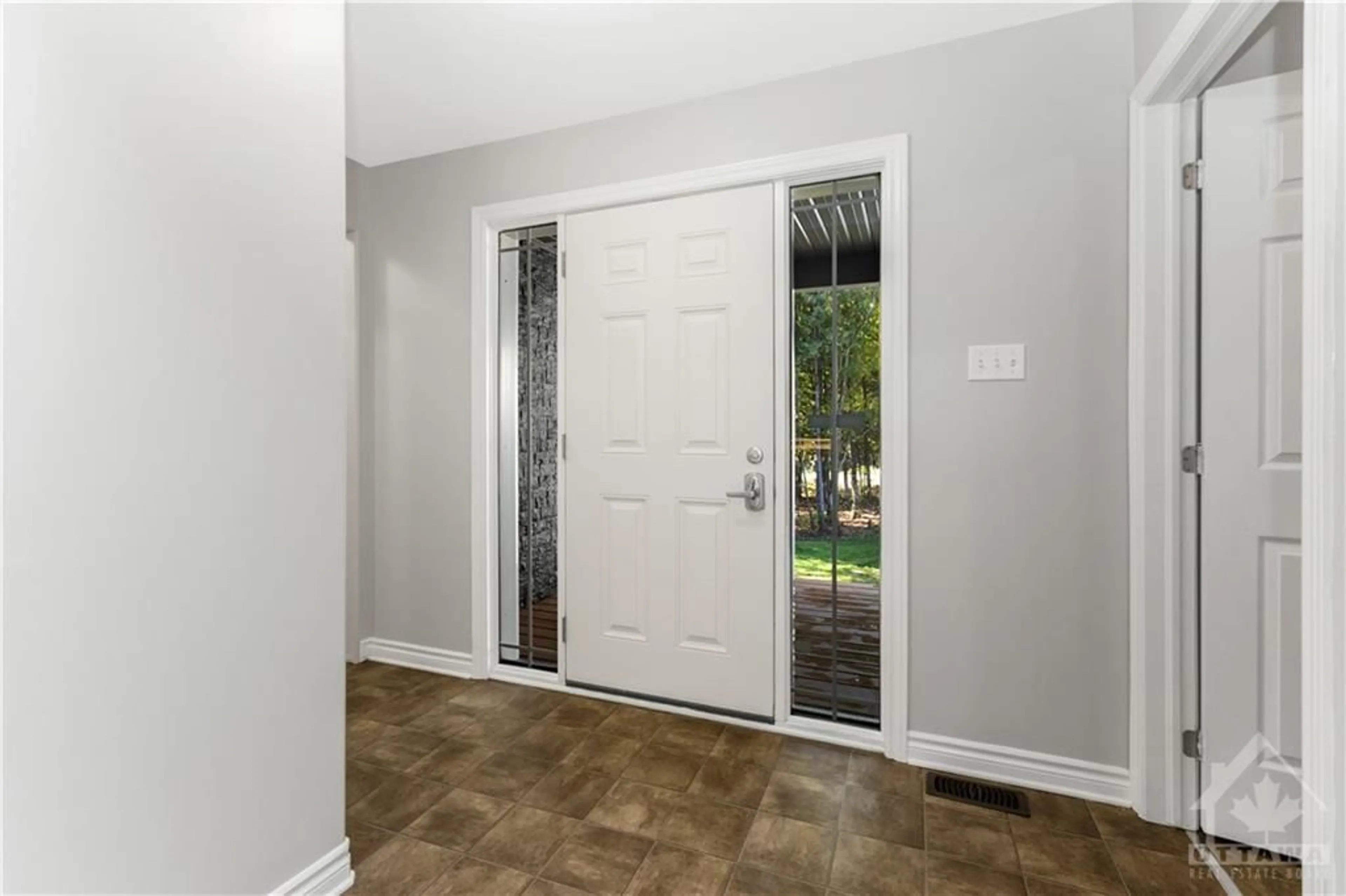 Indoor entryway for 2678 CONCESSION 11E Rd, Lanark Ontario K0A 1P0