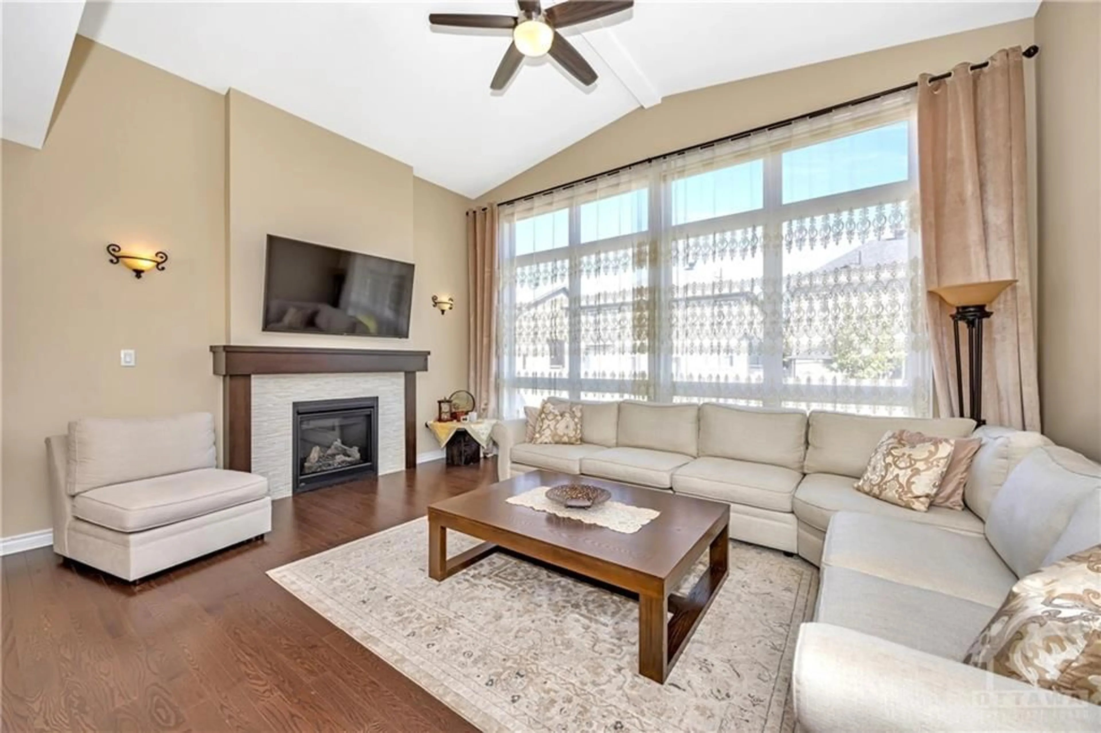 Living room, wood floors for 591 ROUNCEY Rd, Ottawa Ontario K2V 0C4