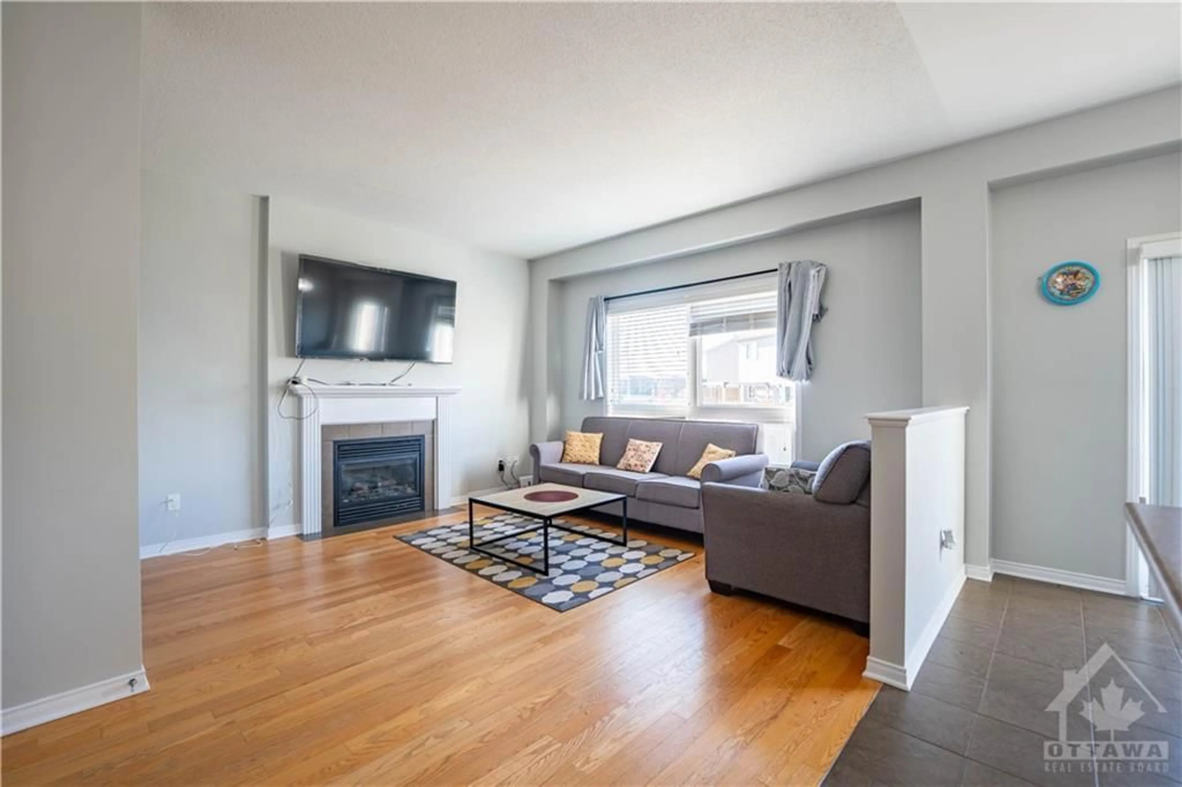 Living room, wood floors for 260 OPALE St, Rockland Ontario K4K 0G2