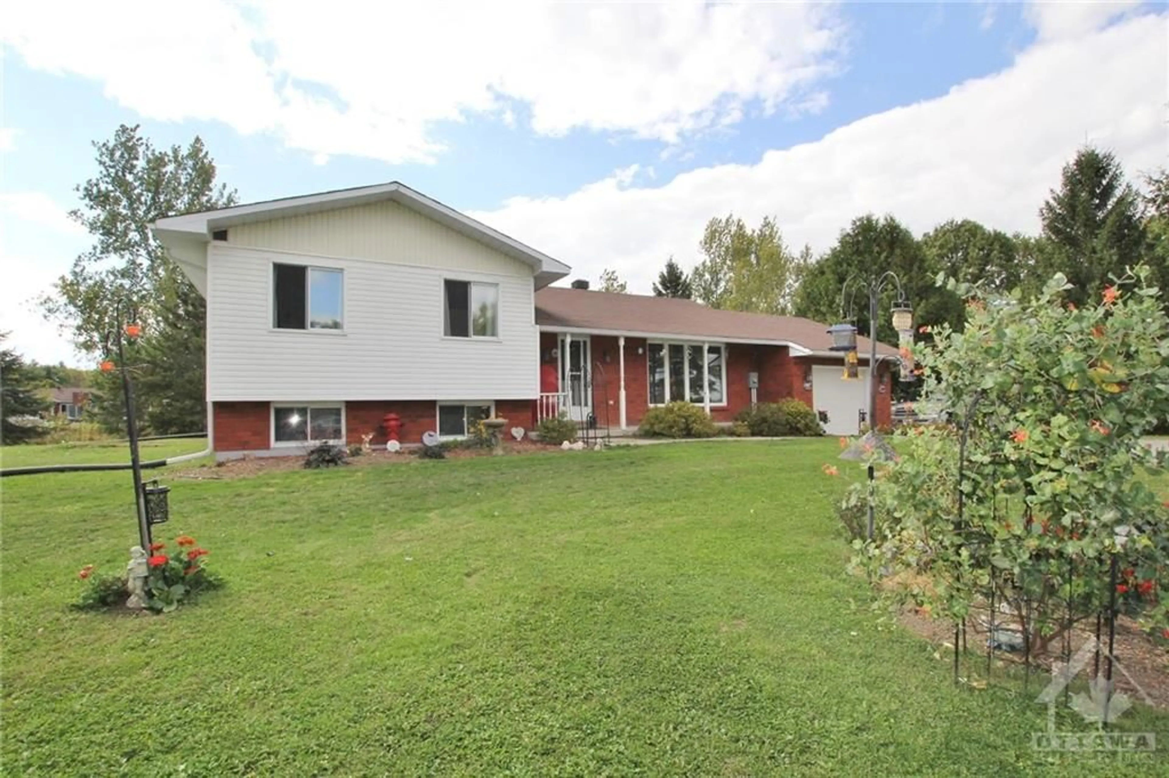 Frontside or backside of a home, cottage for 561 RIVER Rd, Braeside Ontario K0A 1G0