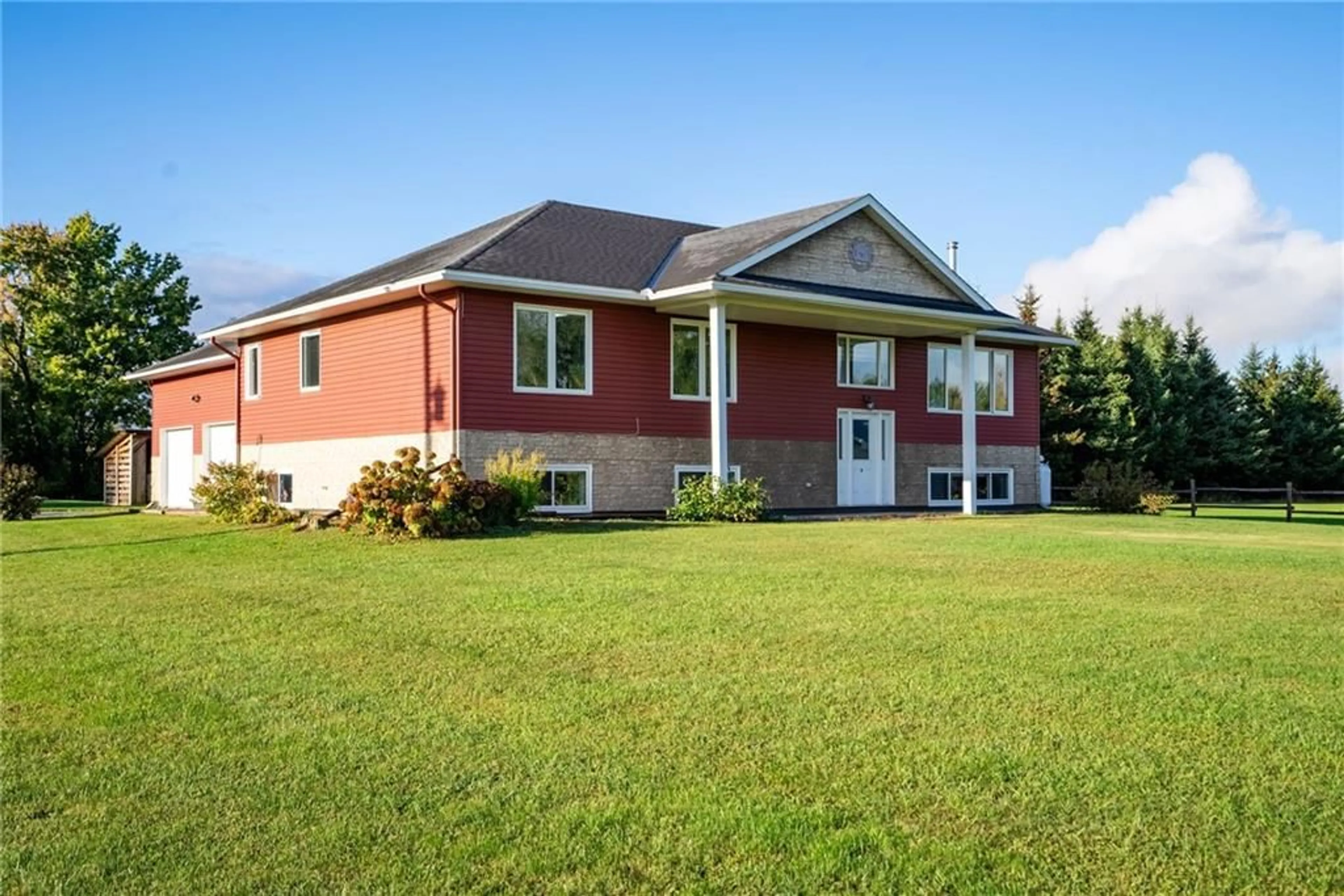 Frontside or backside of a home, cottage for 5269 MACLEOD Rd, Ingleside Ontario K0C 1M0