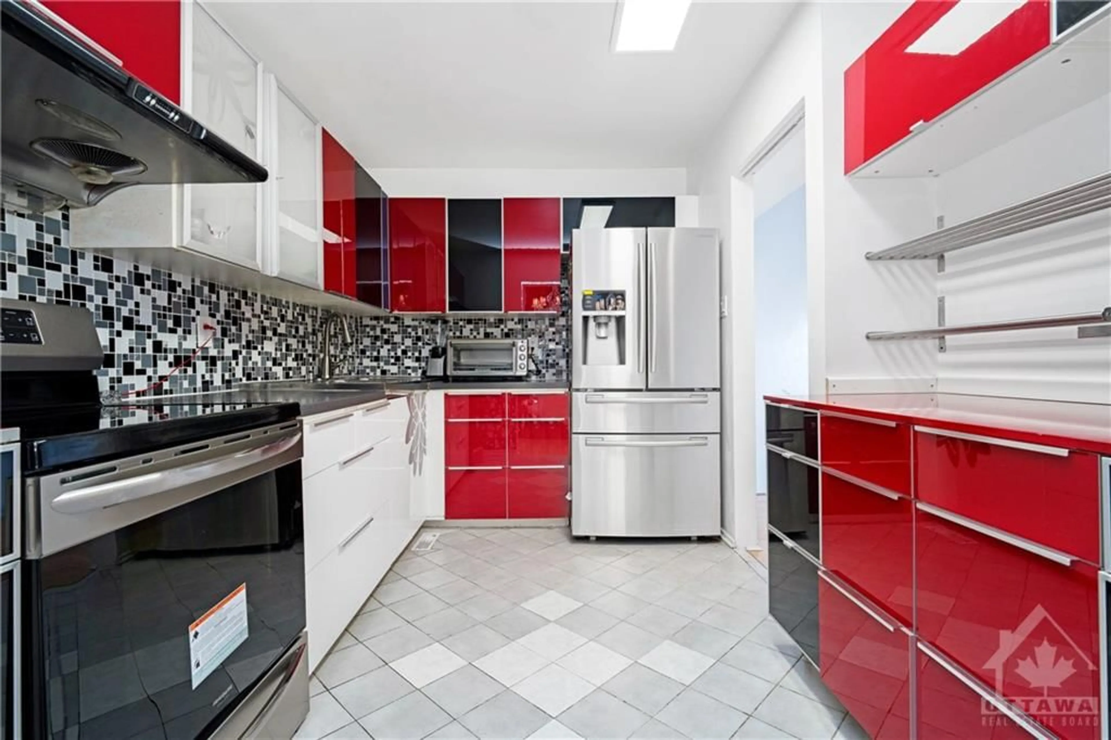 Kitchen, ceramic floors for 836 TORSA Crt, Ottawa Ontario K2B 8P9