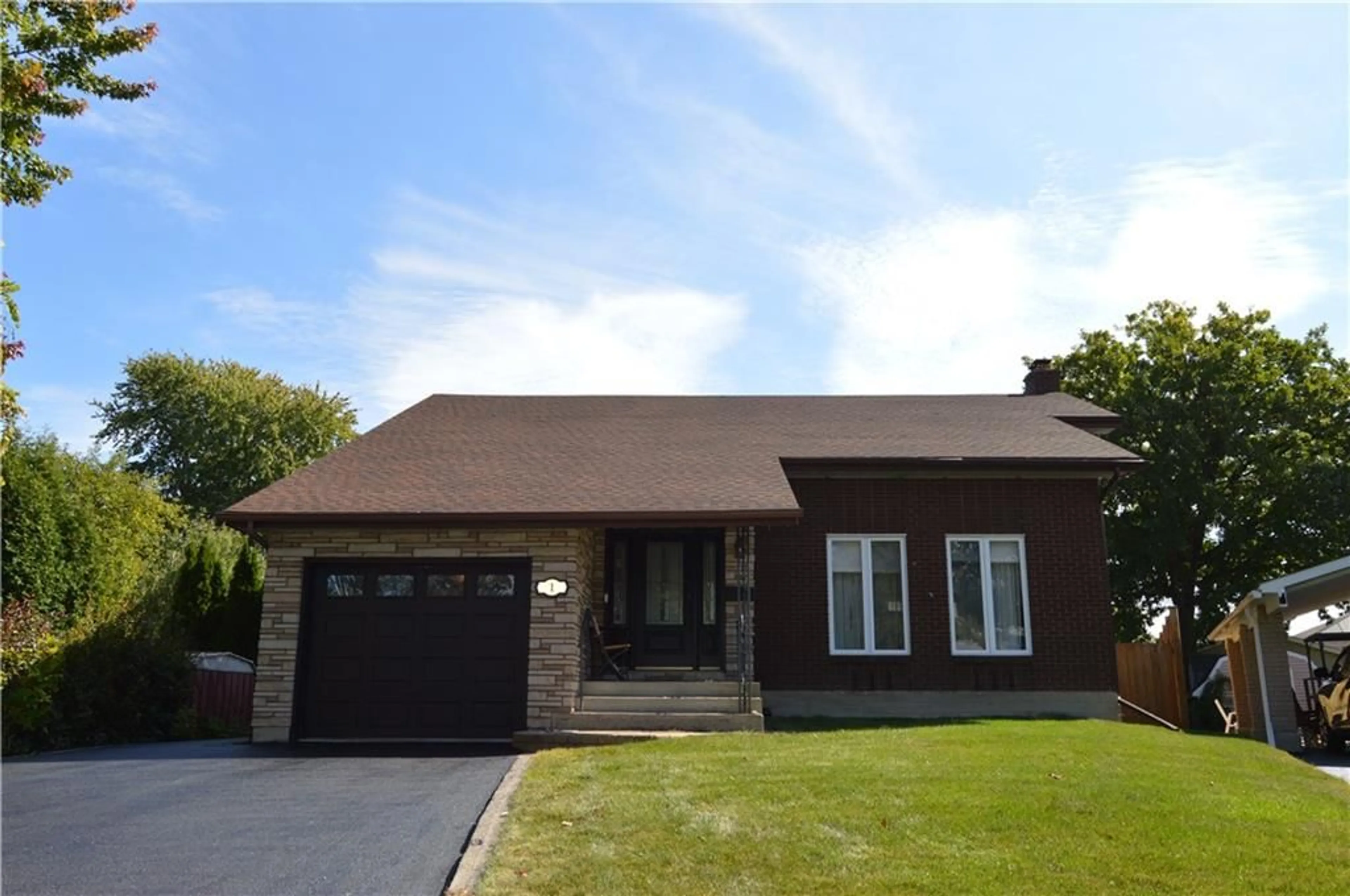 Home with brick exterior material for 1 LEAP Crt, Cornwall Ontario K6H 6M6