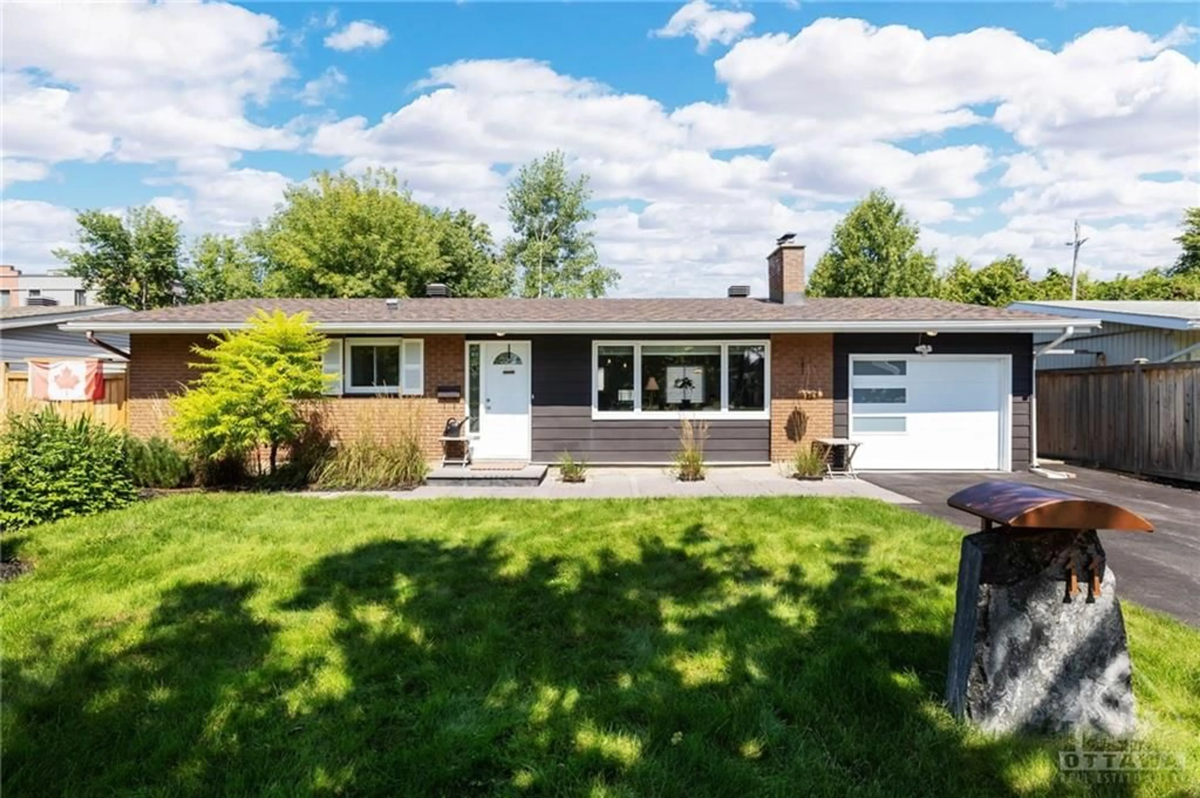 Frontside or backside of a home for 11 STILLWATER Dr, Ottawa Ontario K2H 5J9