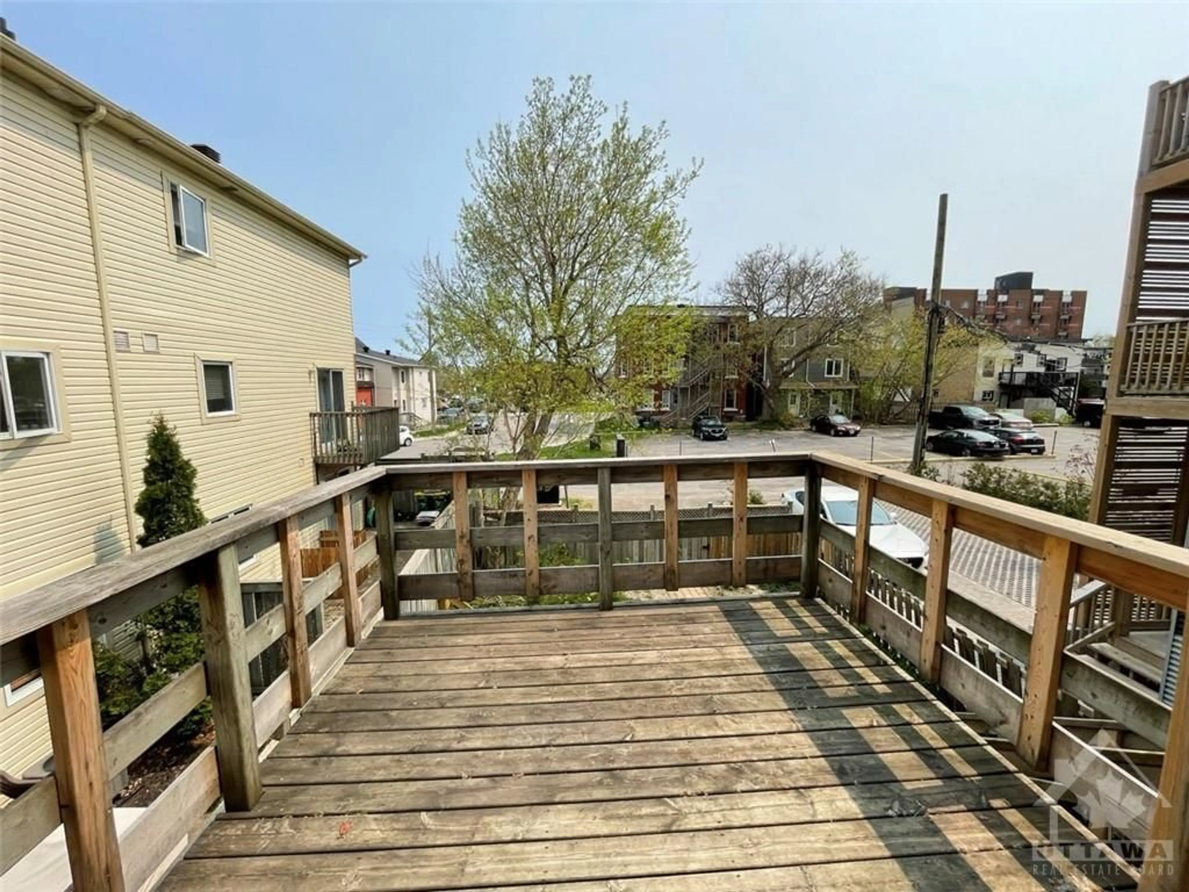 Patio for 295 BELL St, Ottawa Ontario K1S 4J9